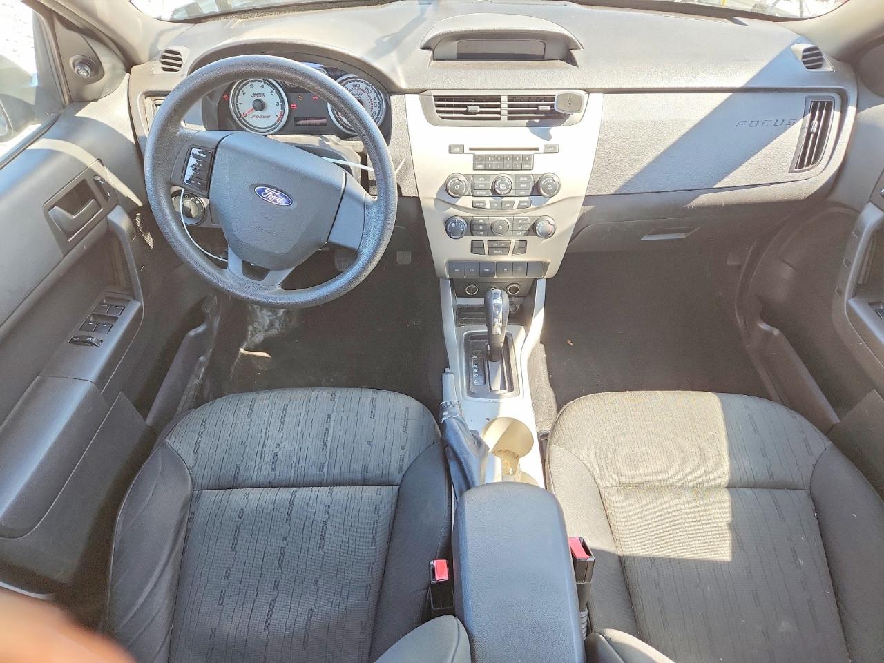 2010 Ford Focus Se White vin: 1FAHP3FN7AW222218