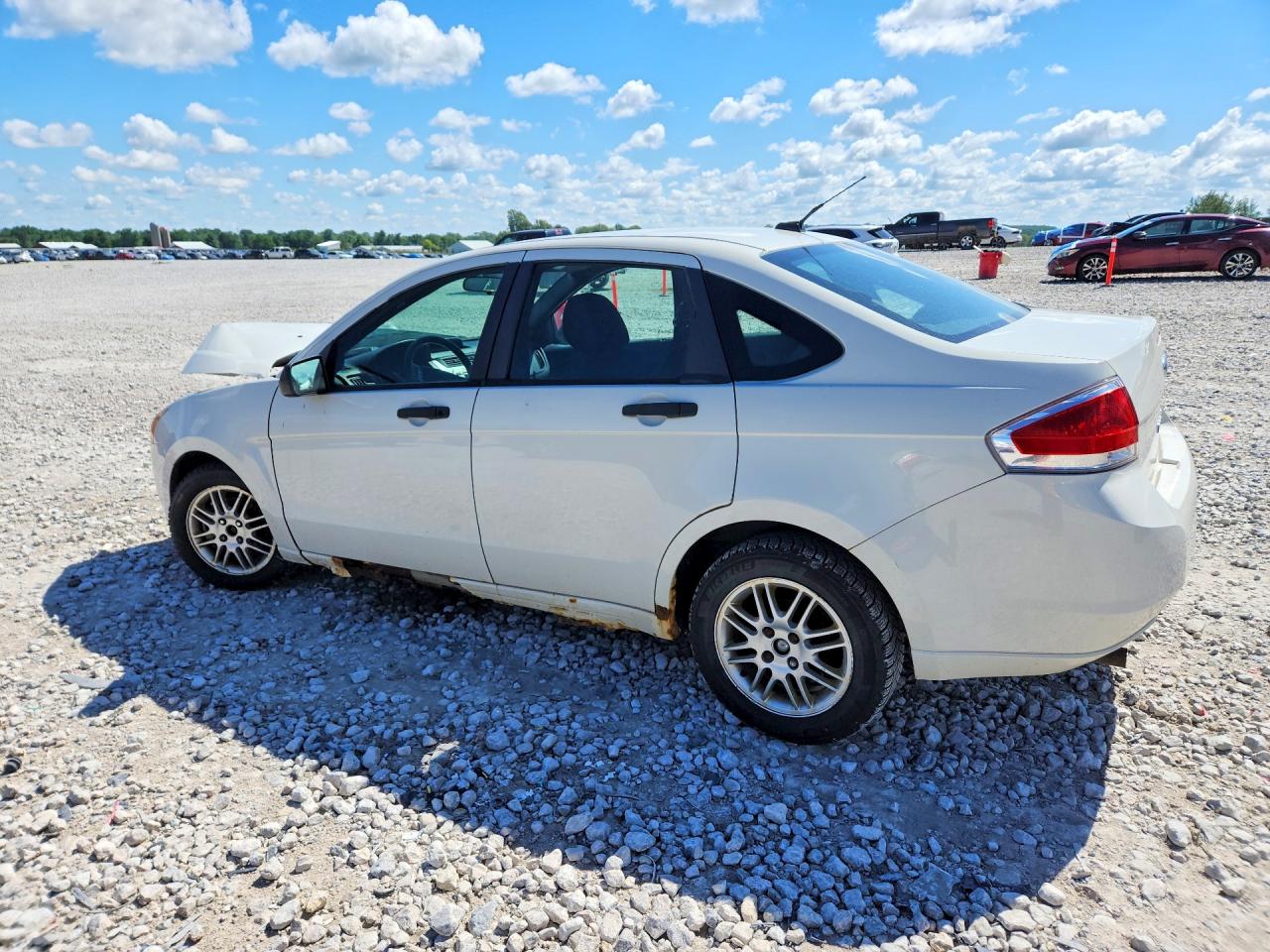 2010 Ford Focus Se White vin: 1FAHP3FN7AW222218