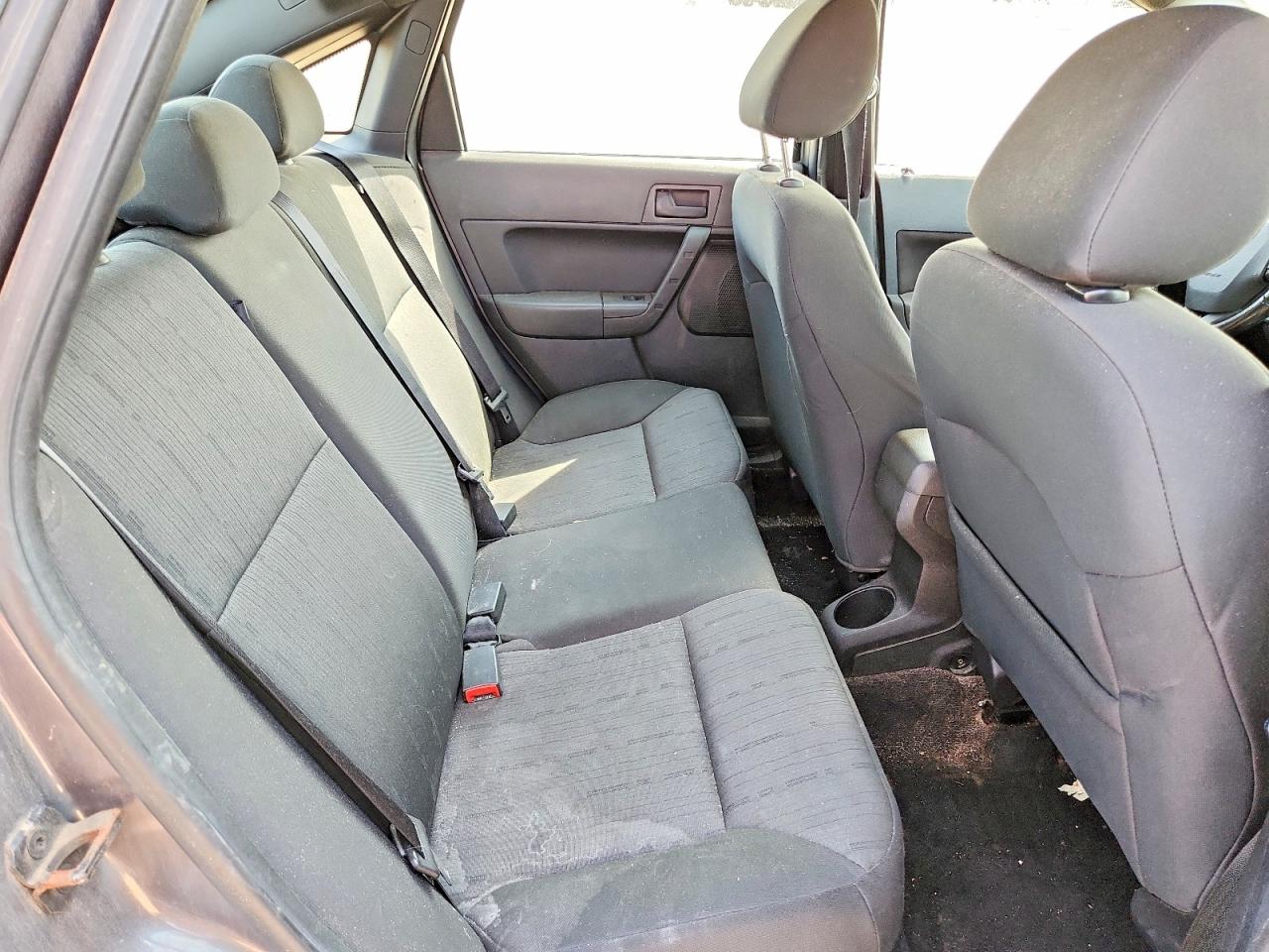 2010 Ford Focus Se Gray vin: 1FAHP3FN7AW247023
