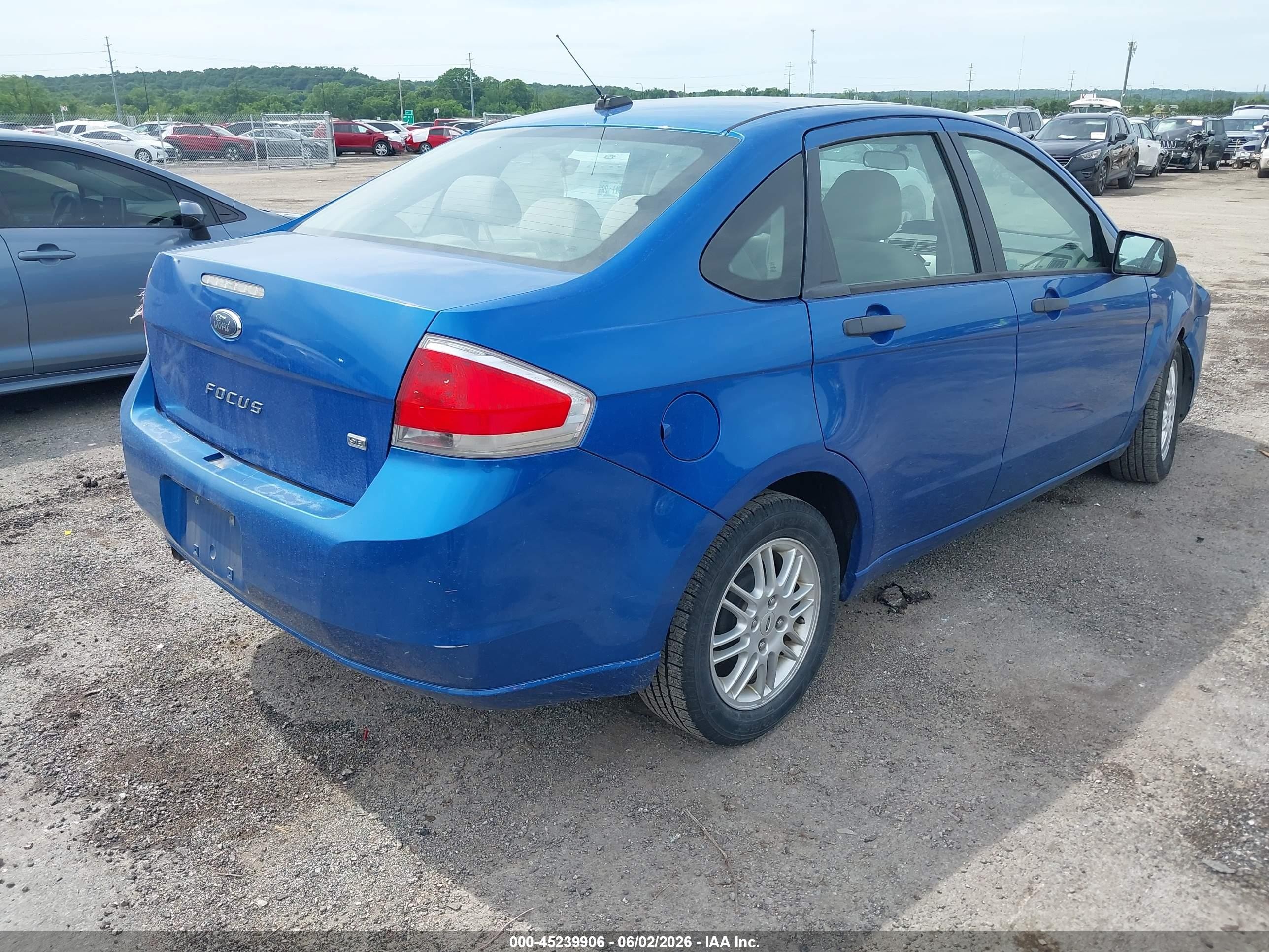 2010 Ford Focus Se Blue vin: 1FAHP3FN7AW254019