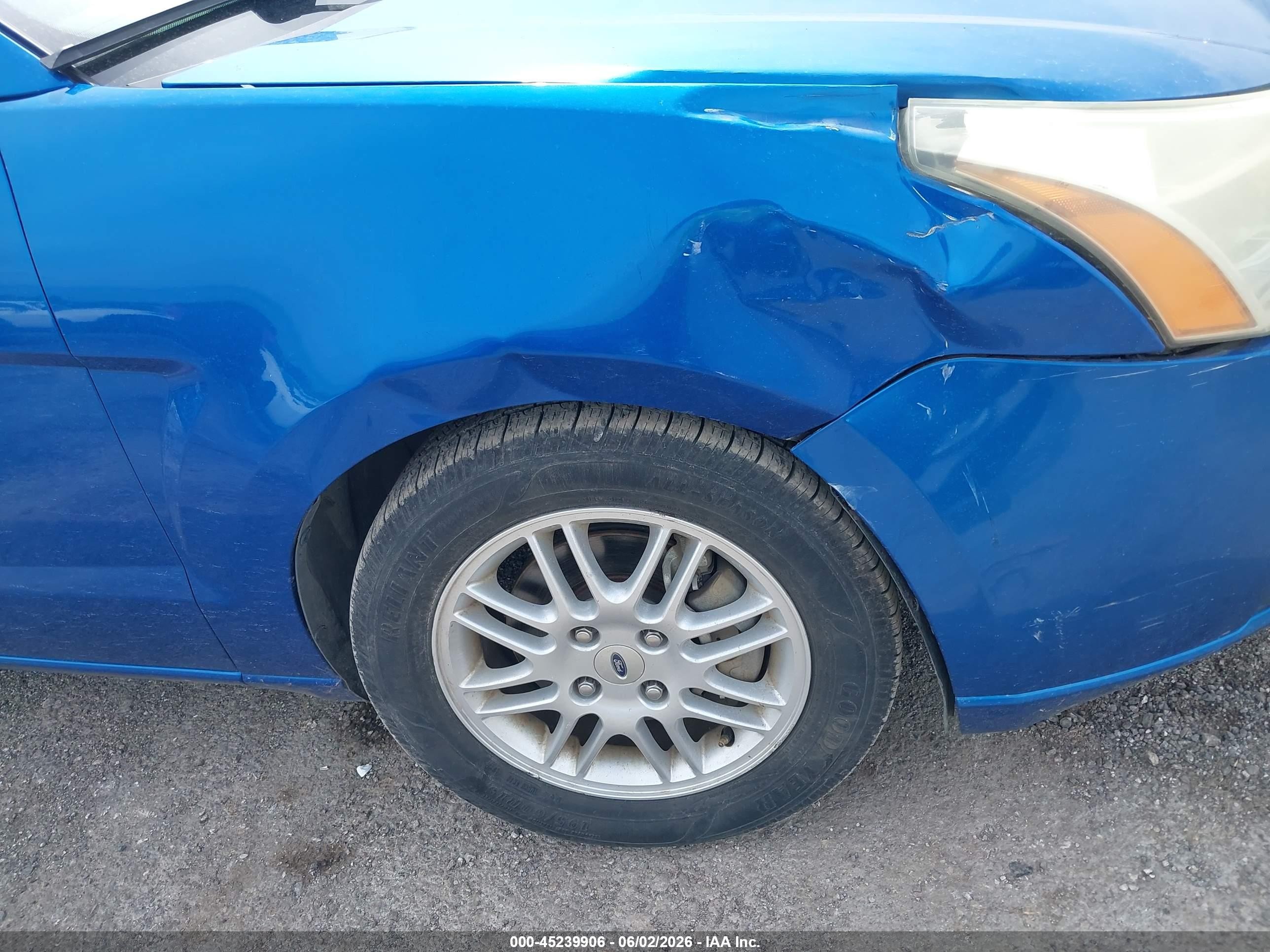 2010 Ford Focus Se Blue vin: 1FAHP3FN7AW254019