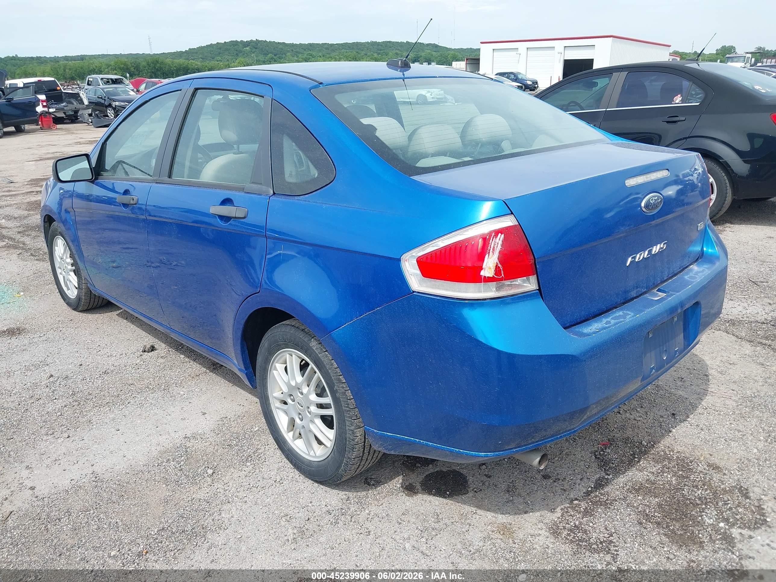 2010 Ford Focus Se Blue vin: 1FAHP3FN7AW254019