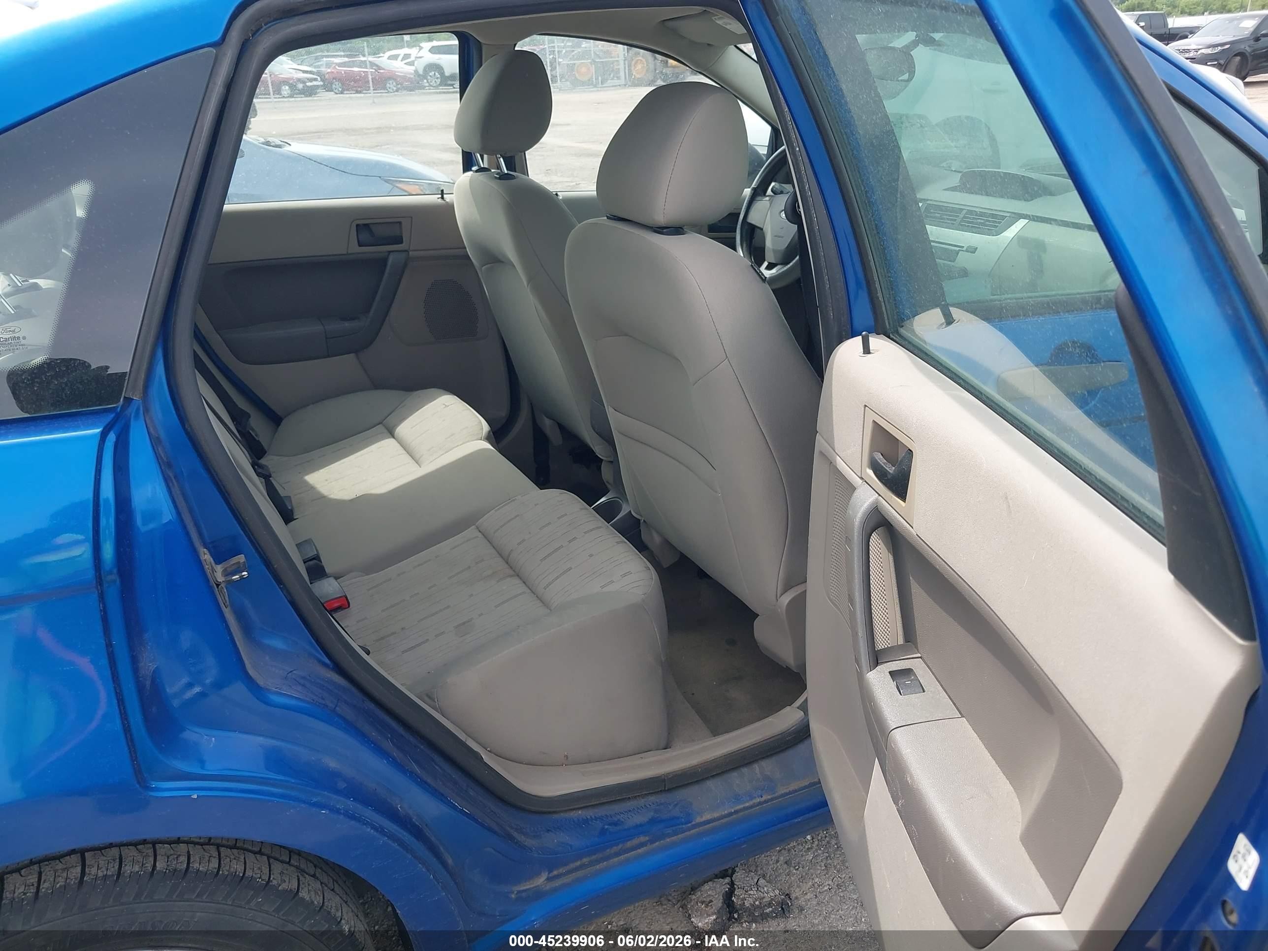 2010 Ford Focus Se Blue vin: 1FAHP3FN7AW254019