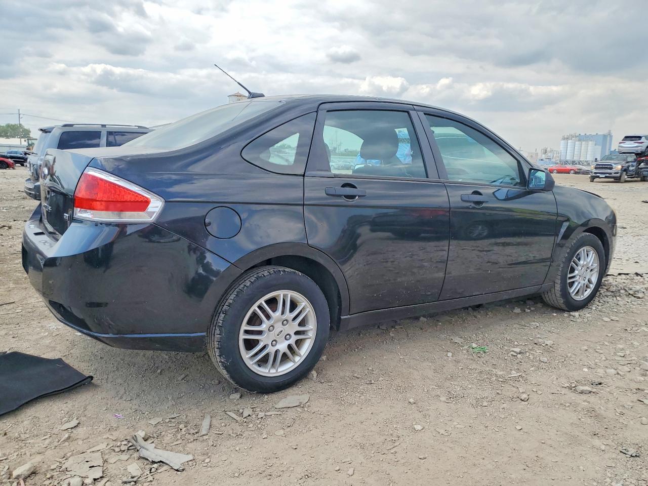 2010 Ford Focus Se Black vin: 1FAHP3FN7AW287697