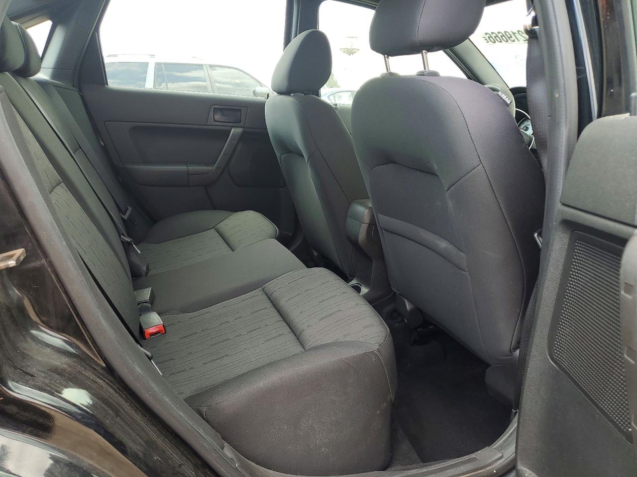 2010 Ford Focus Se Black vin: 1FAHP3FN7AW287697