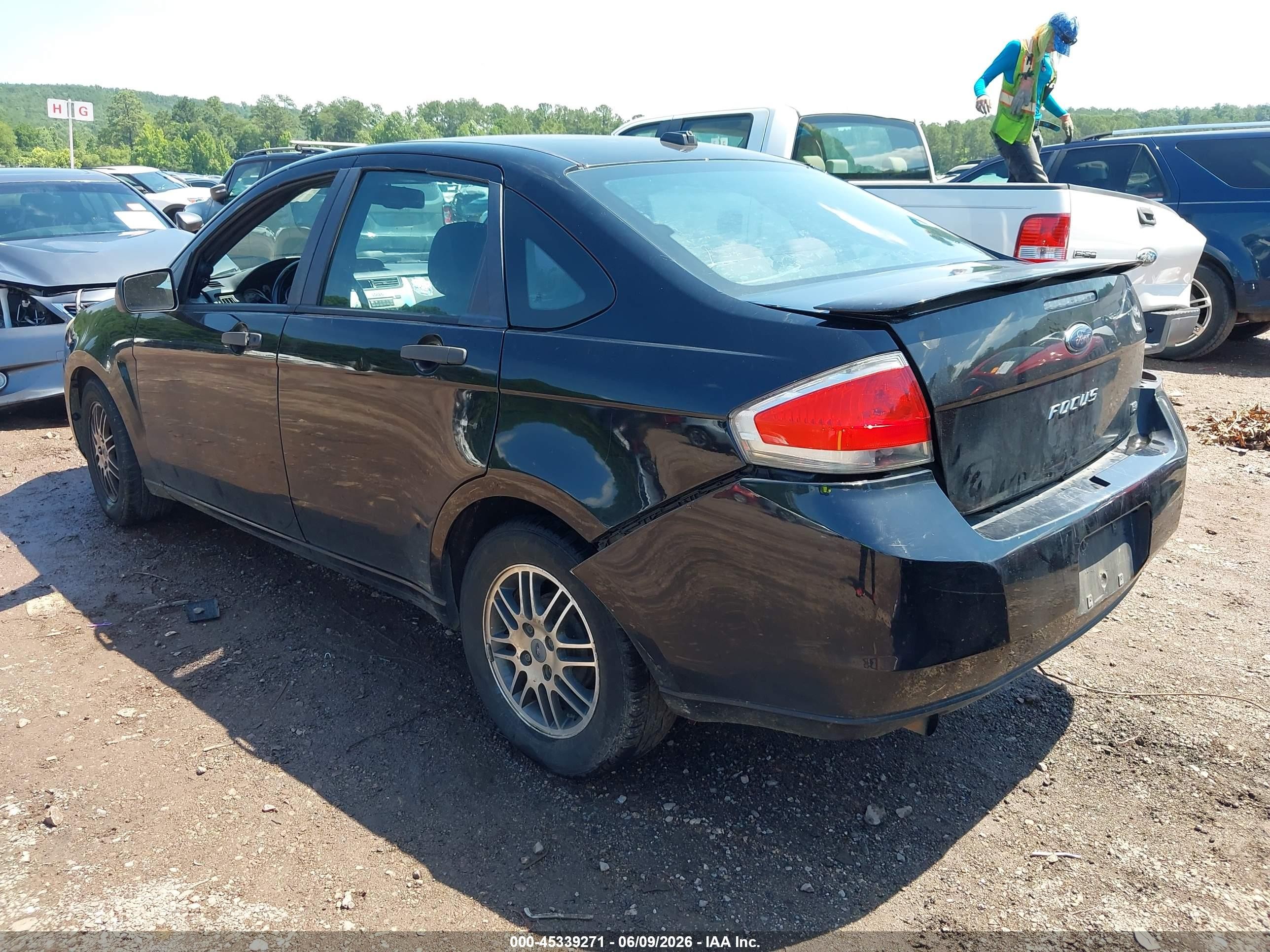 2011 Ford Focus Se Черный vin: 1FAHP3FN7BW179159