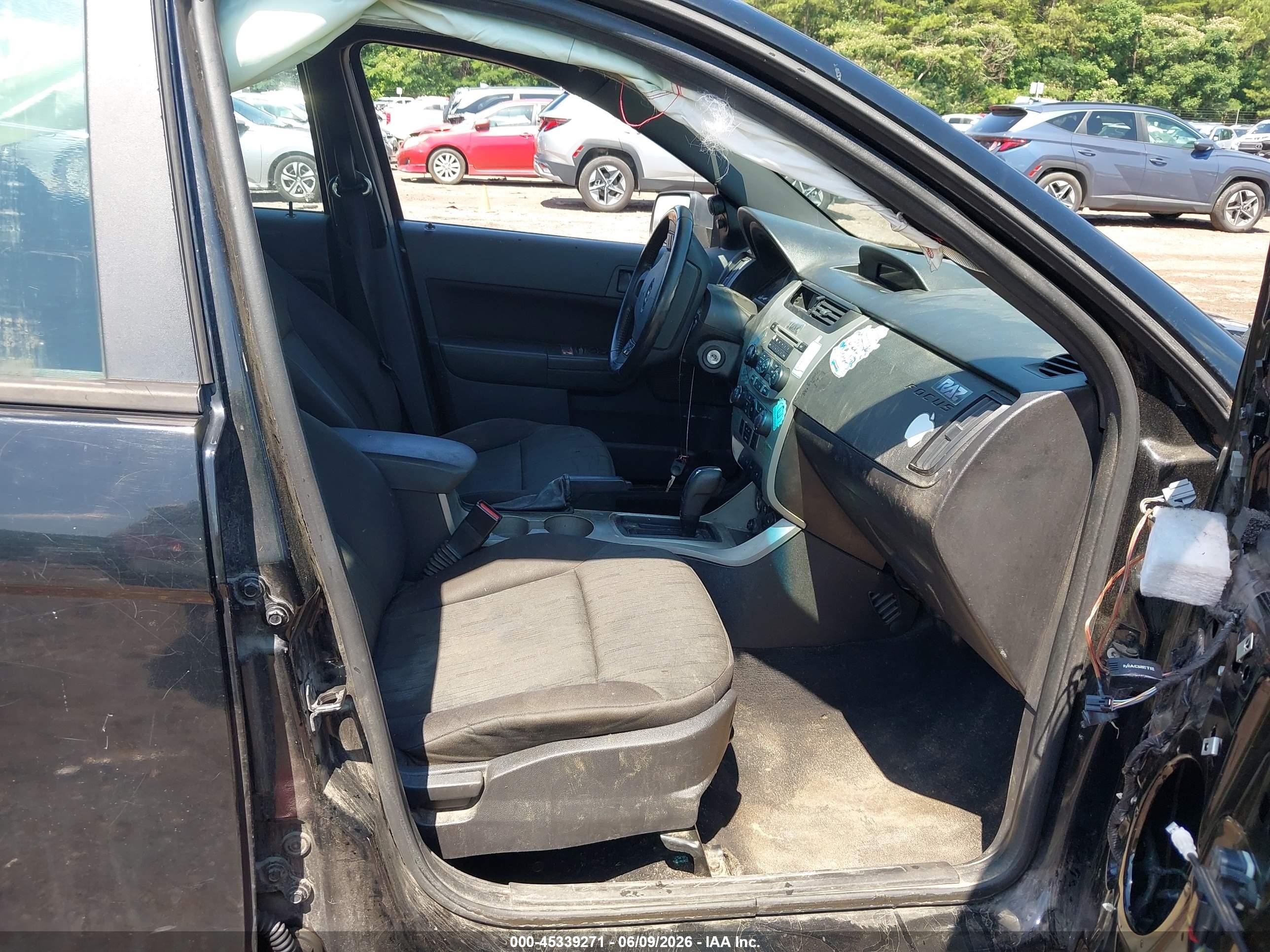 2011 Ford Focus Se Черный vin: 1FAHP3FN7BW179159