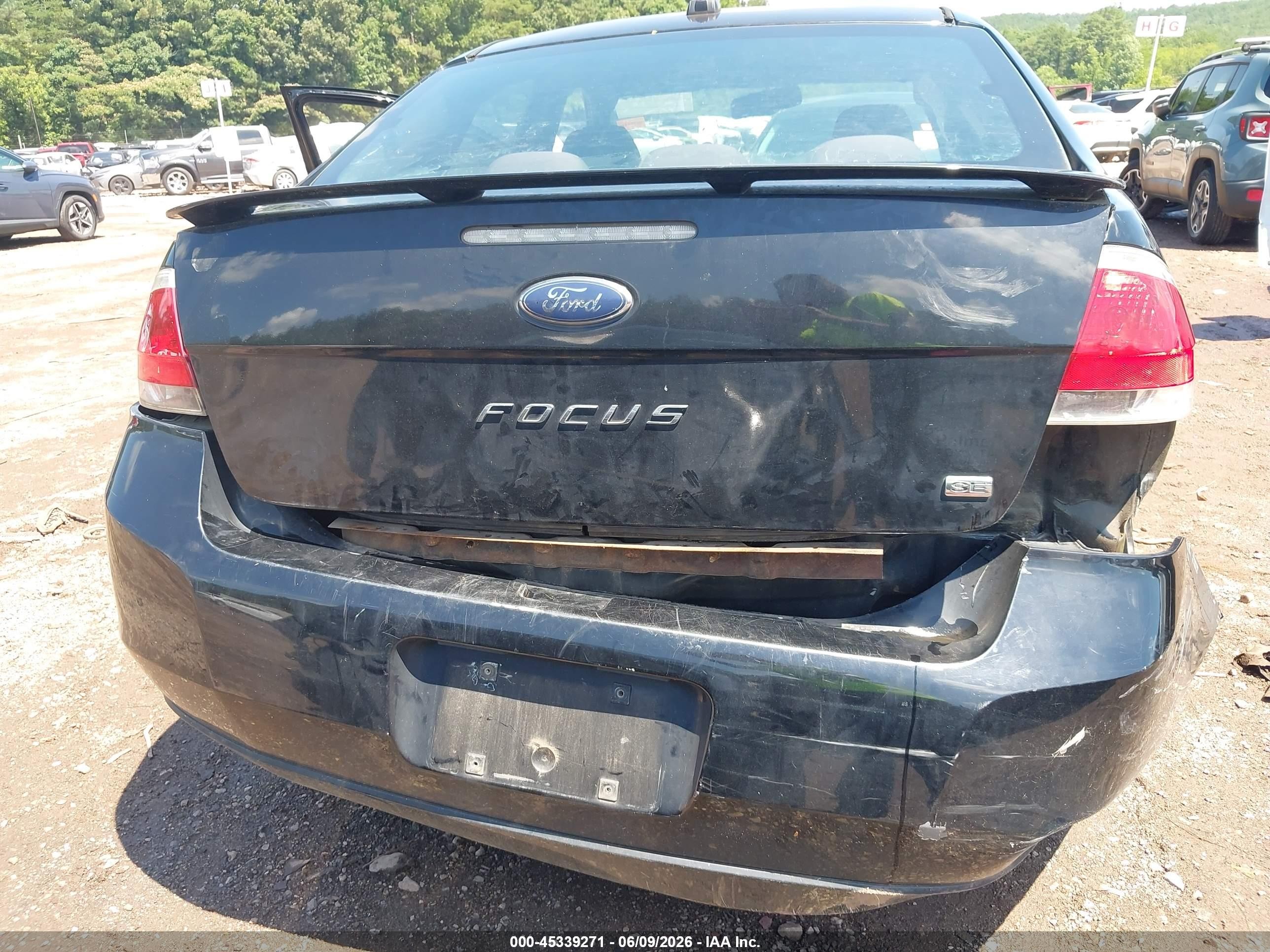 2011 Ford Focus Se Черный vin: 1FAHP3FN7BW179159