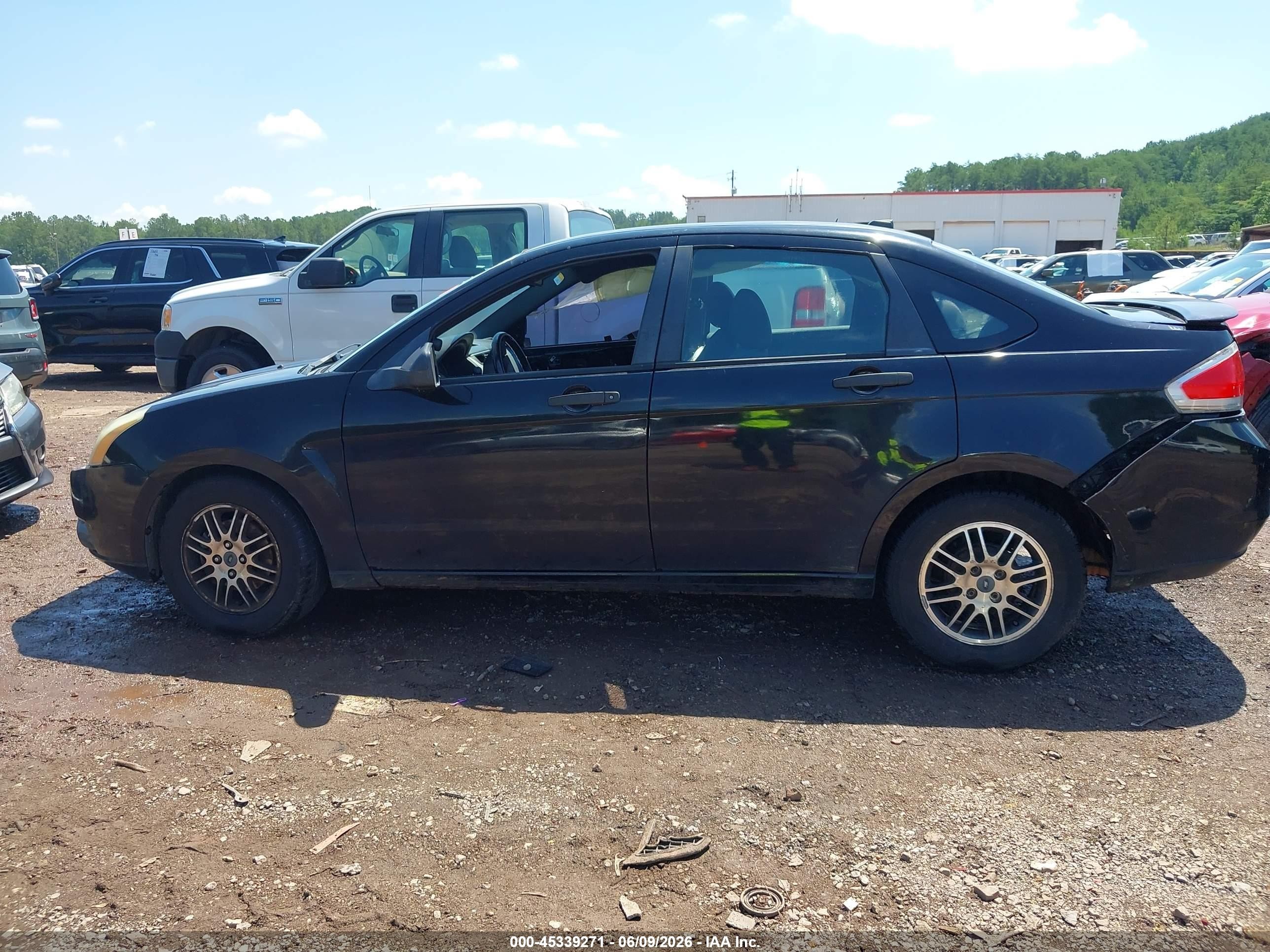 2011 Ford Focus Se Черный vin: 1FAHP3FN7BW179159