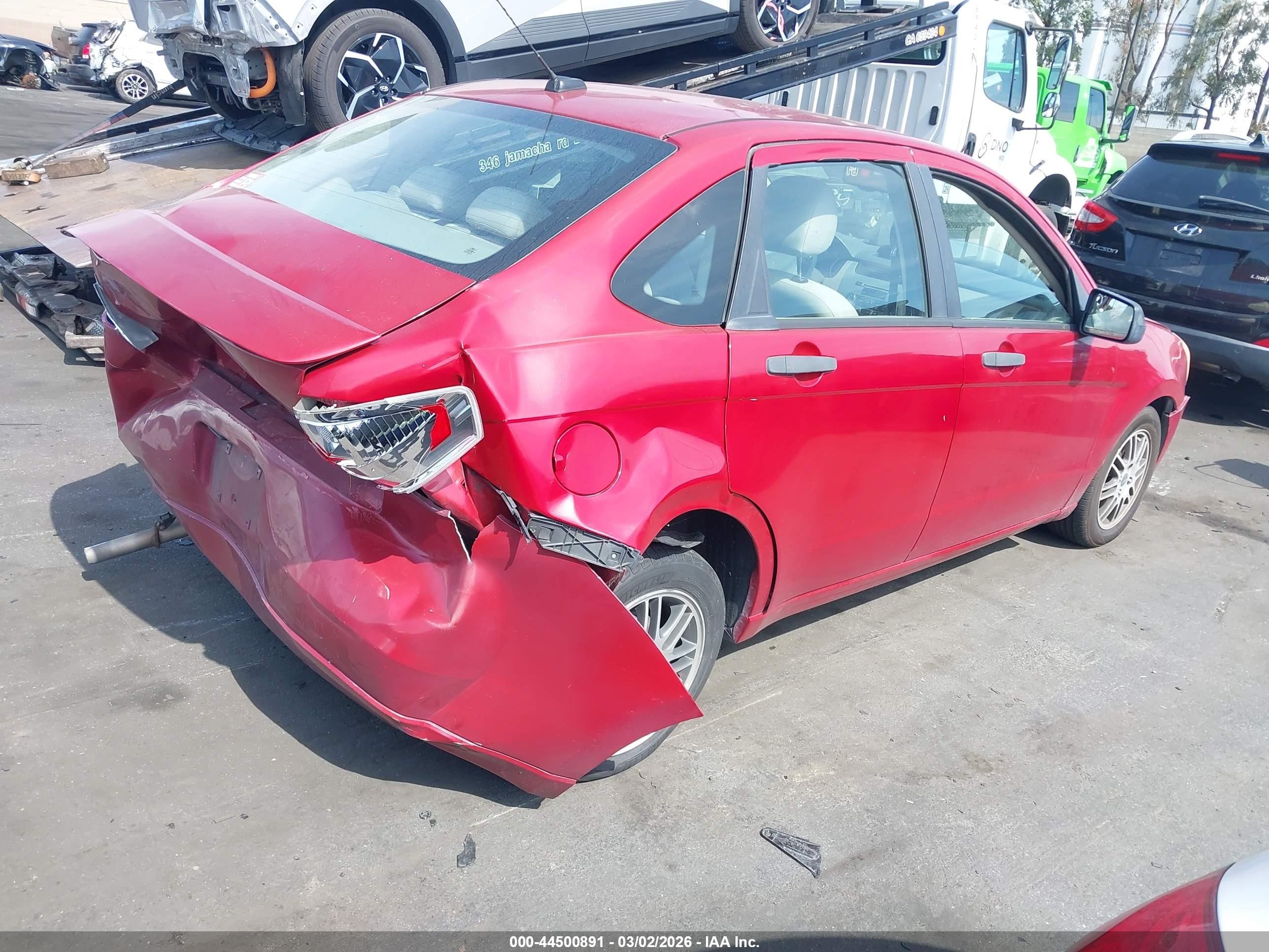 2011 Ford Focus Se Красный vin: 1FAHP3FN7BW190615