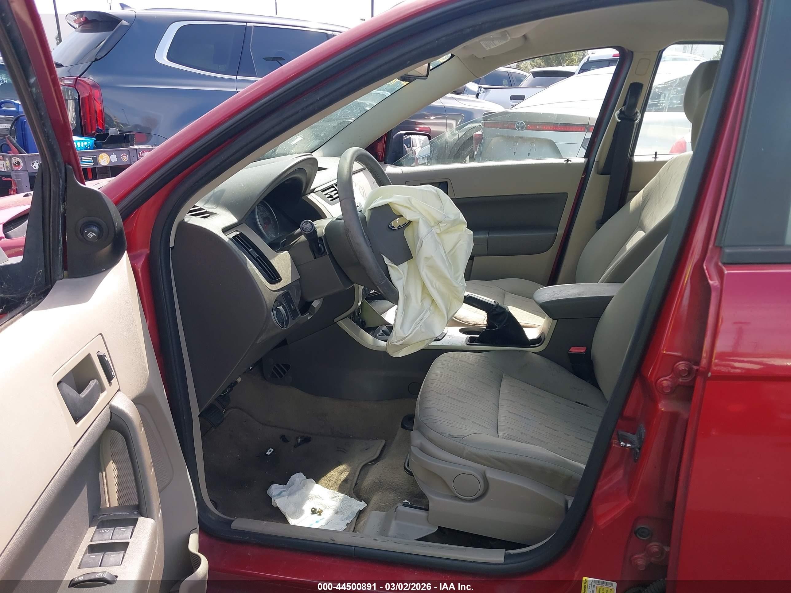 2011 Ford Focus Se Красный vin: 1FAHP3FN7BW190615