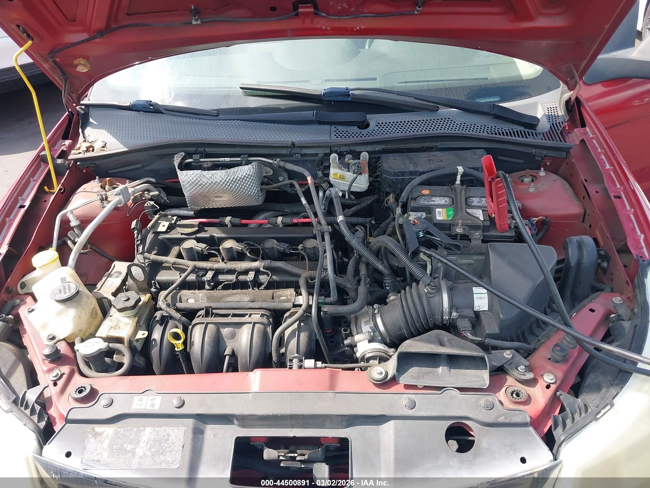 2011 Ford Focus Se Красный vin: 1FAHP3FN7BW190615
