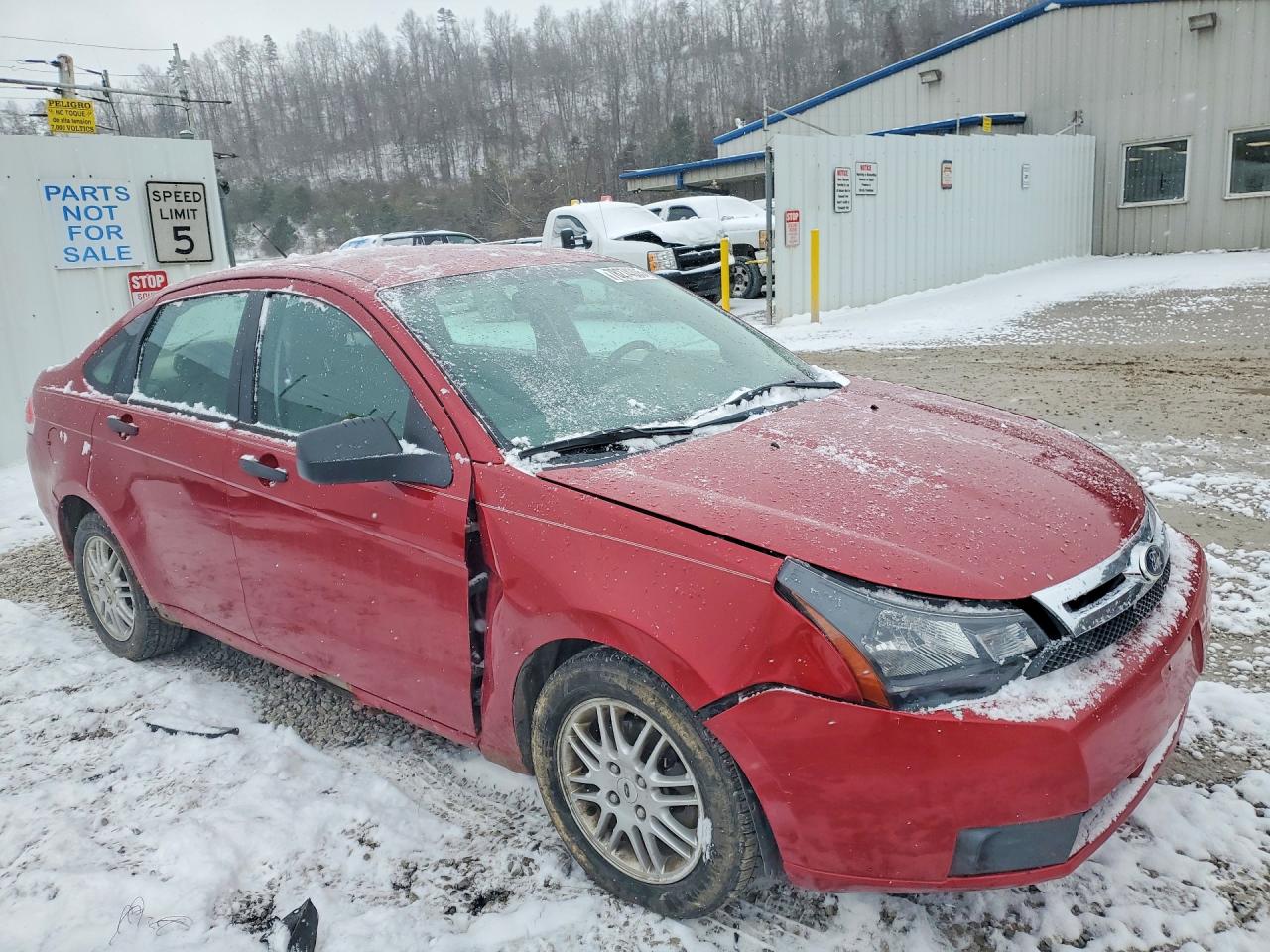 2011 Ford Focus Se Red vin: 1FAHP3FN7BW193076
