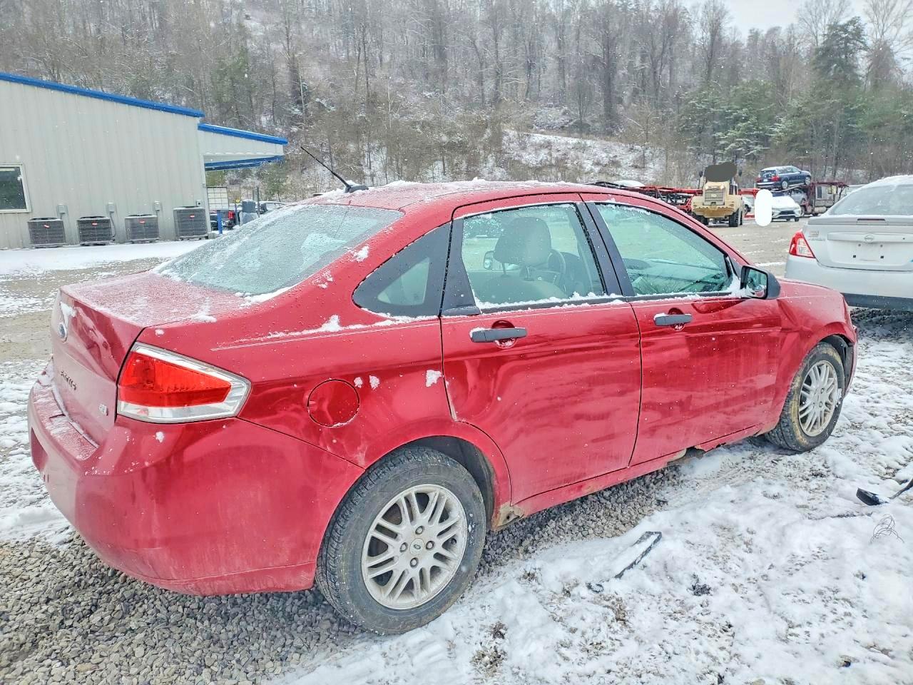 2011 Ford Focus Se Red vin: 1FAHP3FN7BW193076
