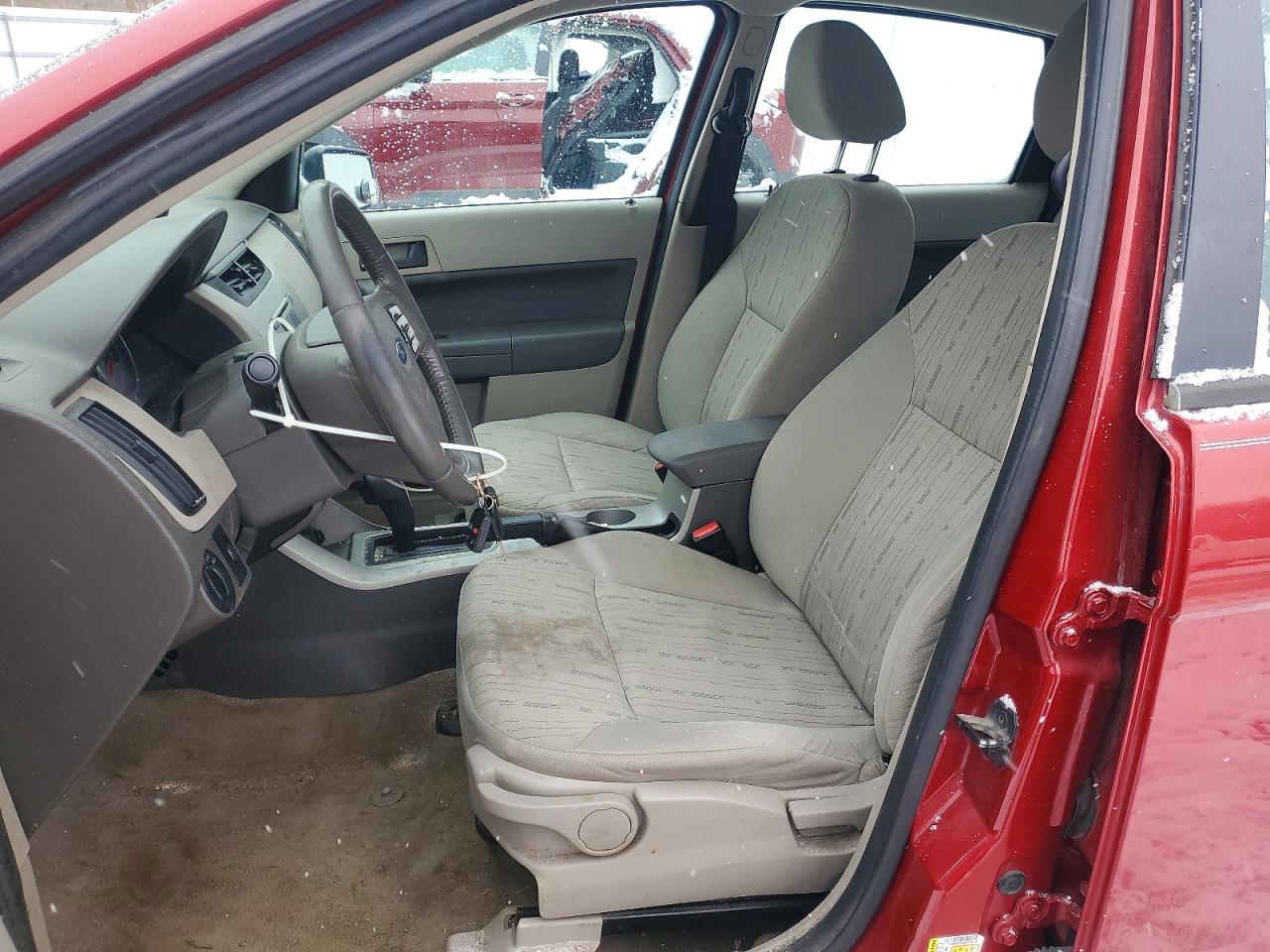 2011 Ford Focus Se Red vin: 1FAHP3FN7BW193076