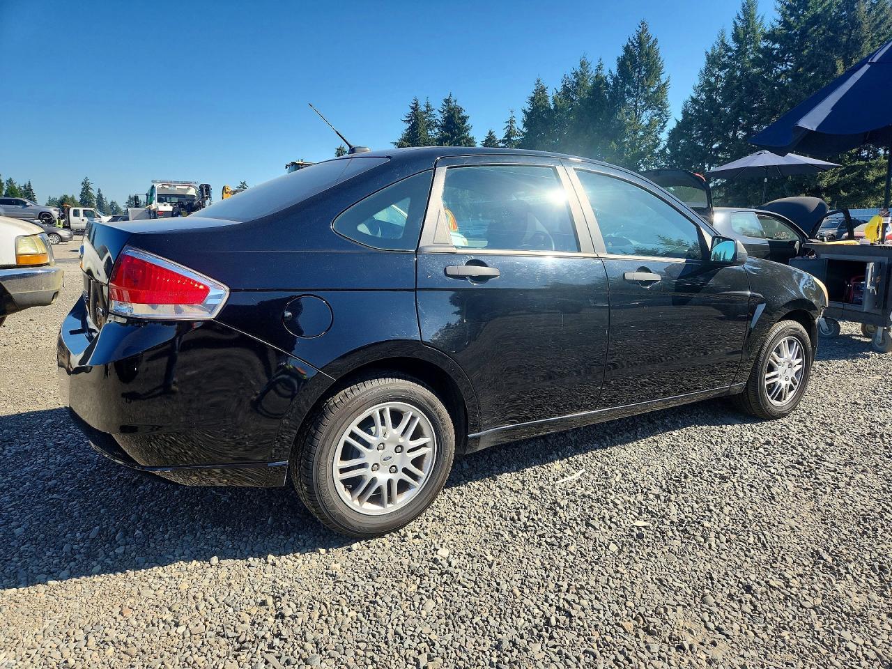 2011 Ford Focus Se Black vin: 1FAHP3FN7BW201936