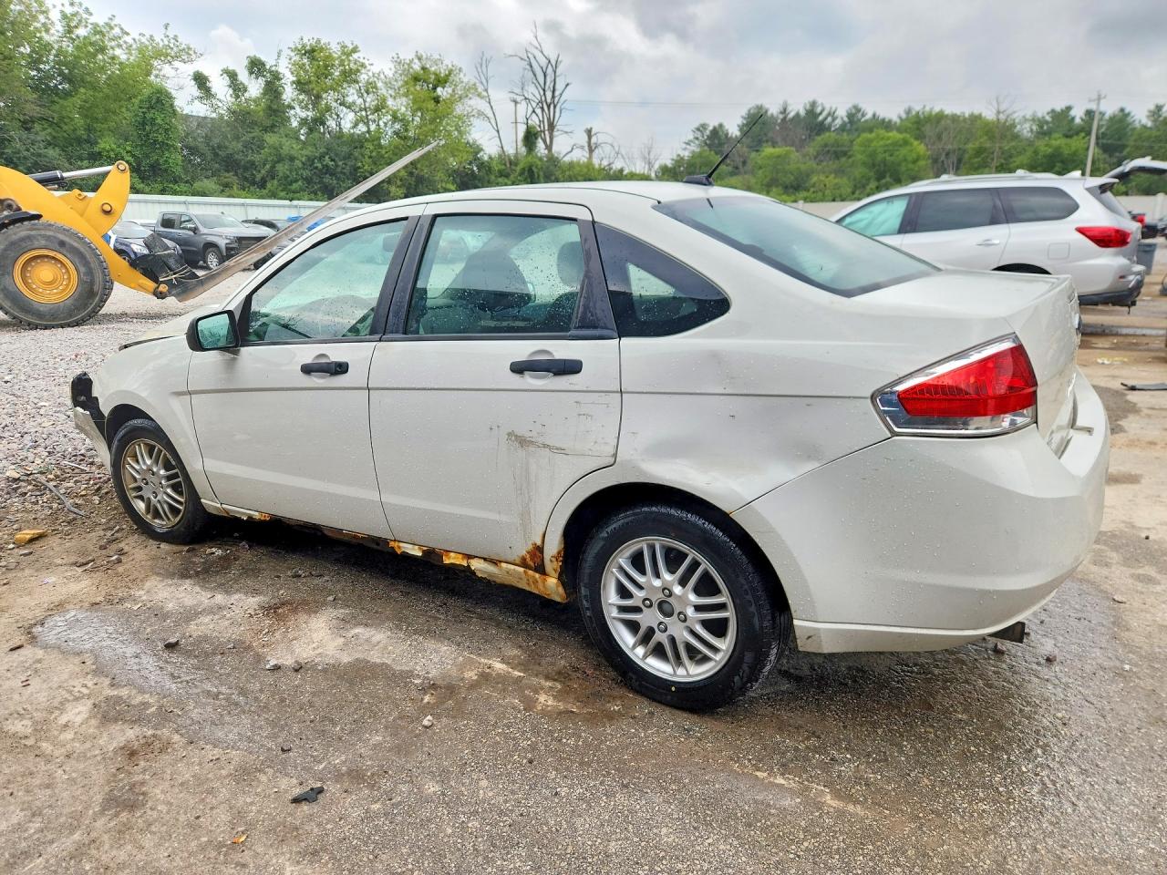2011 Ford Focus Se White vin: 1FAHP3FN7BW204013
