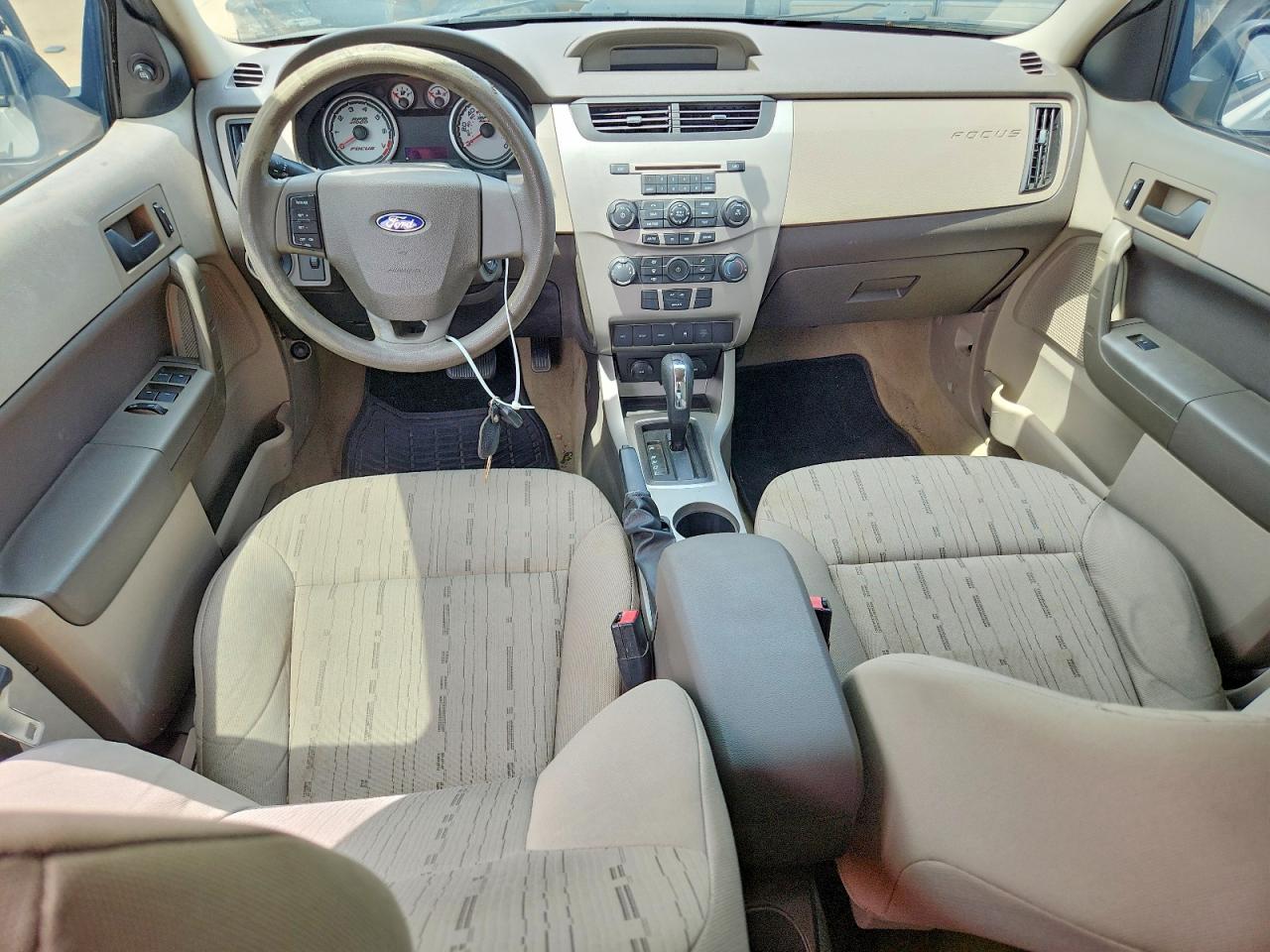 2010 Ford Focus Se White vin: 1FAHP3FN8AW108275