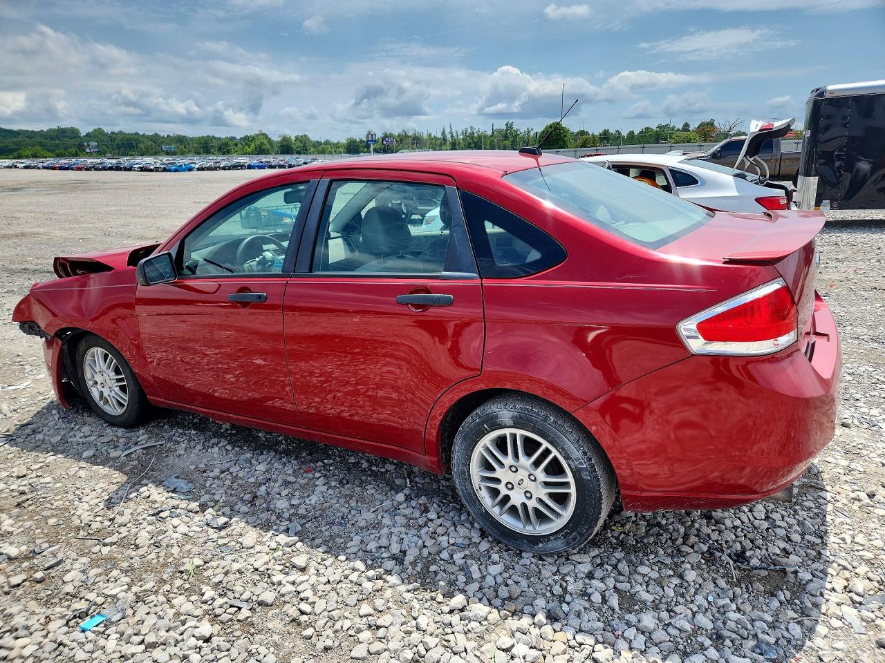 2010 Ford Focus Red vin: 1FAHP3FN8AW116313