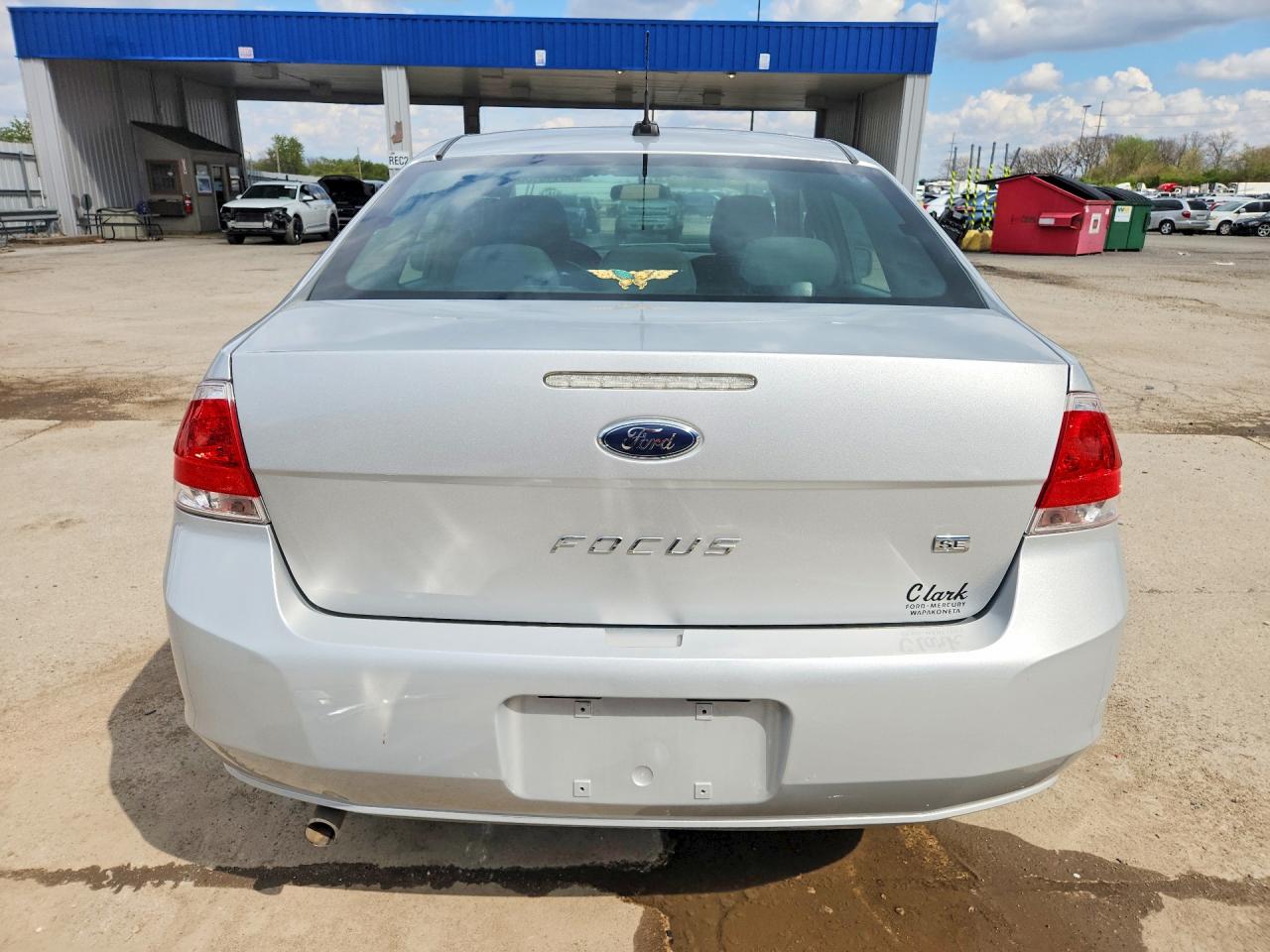 2010 Ford Focus Se Серебряный vin: 1FAHP3FN8AW130003
