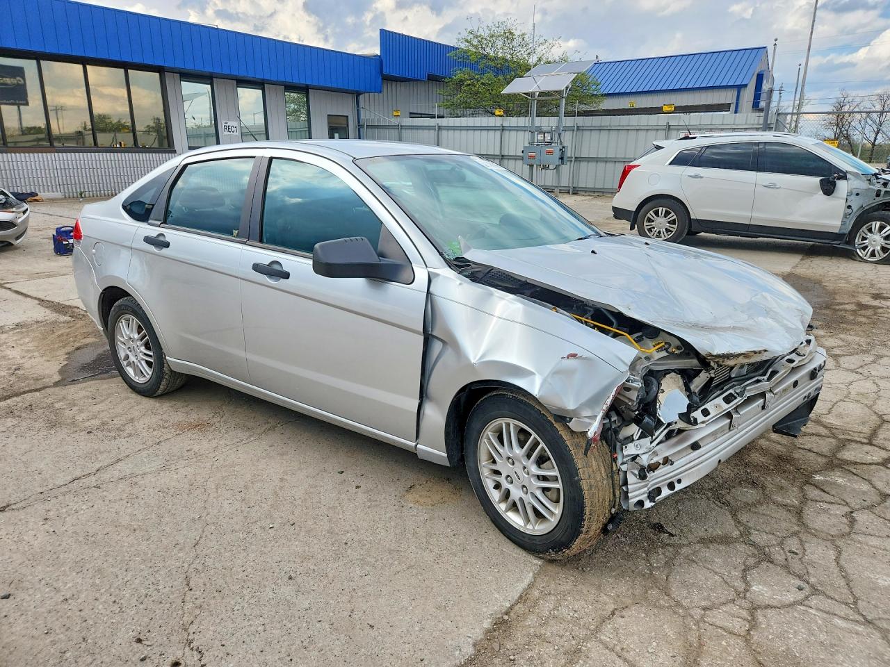 2010 Ford Focus Se Серебряный vin: 1FAHP3FN8AW130003