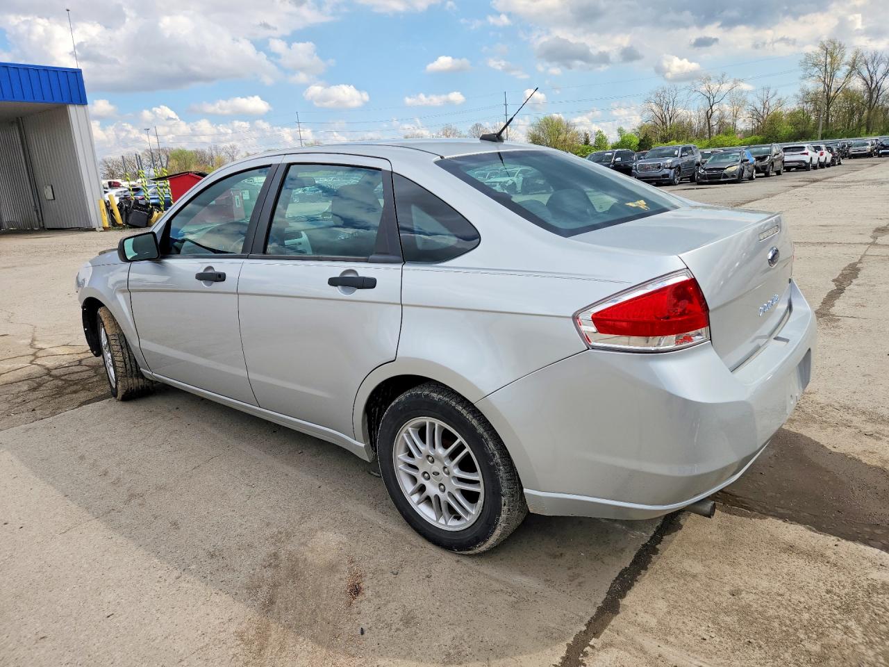 2010 Ford Focus Se Серебряный vin: 1FAHP3FN8AW130003