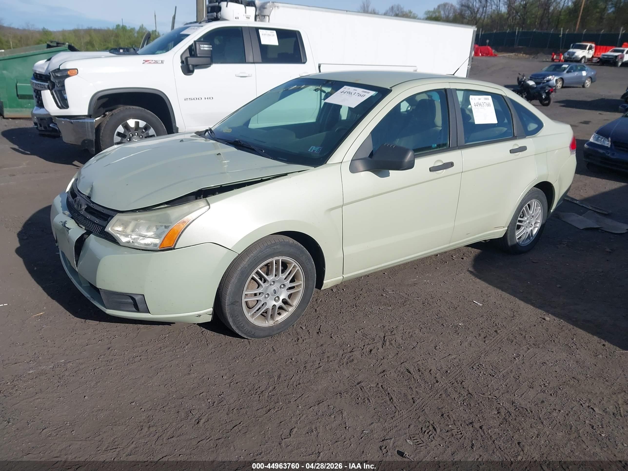 2010 Ford Focus Se Зеленый vin: 1FAHP3FN8AW135329