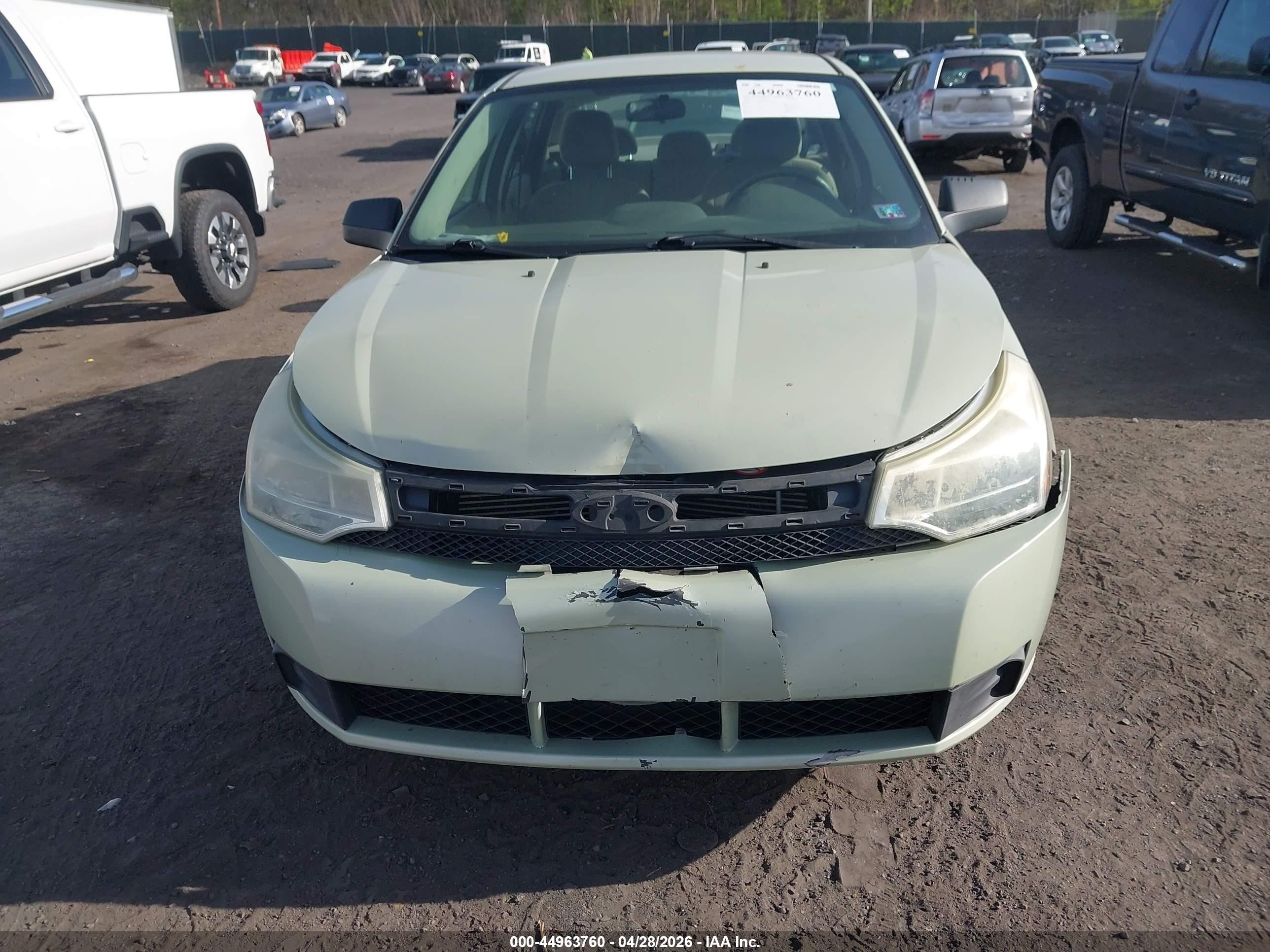 2010 Ford Focus Se Зеленый vin: 1FAHP3FN8AW135329