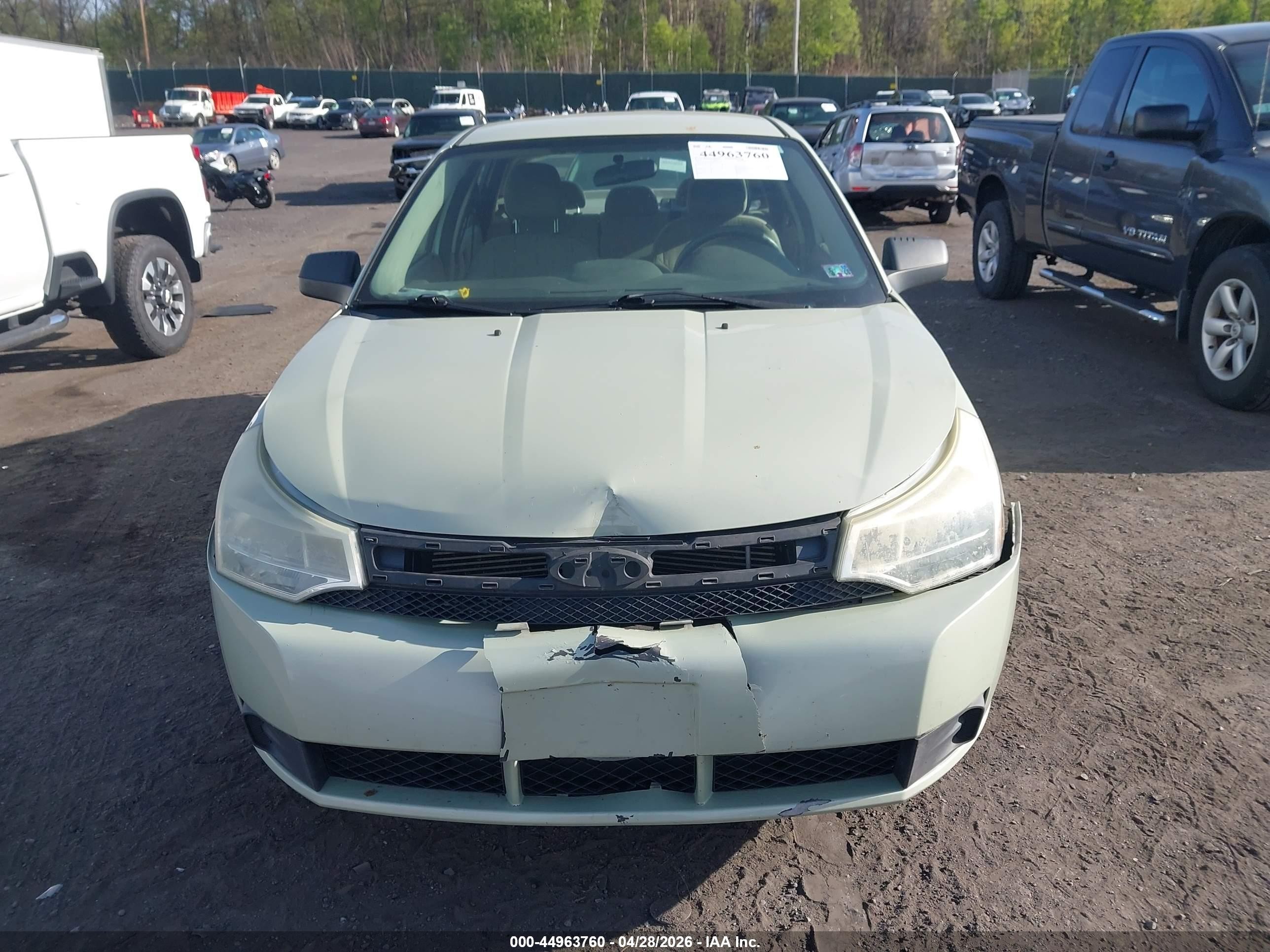 2010 Ford Focus Se Зеленый vin: 1FAHP3FN8AW135329