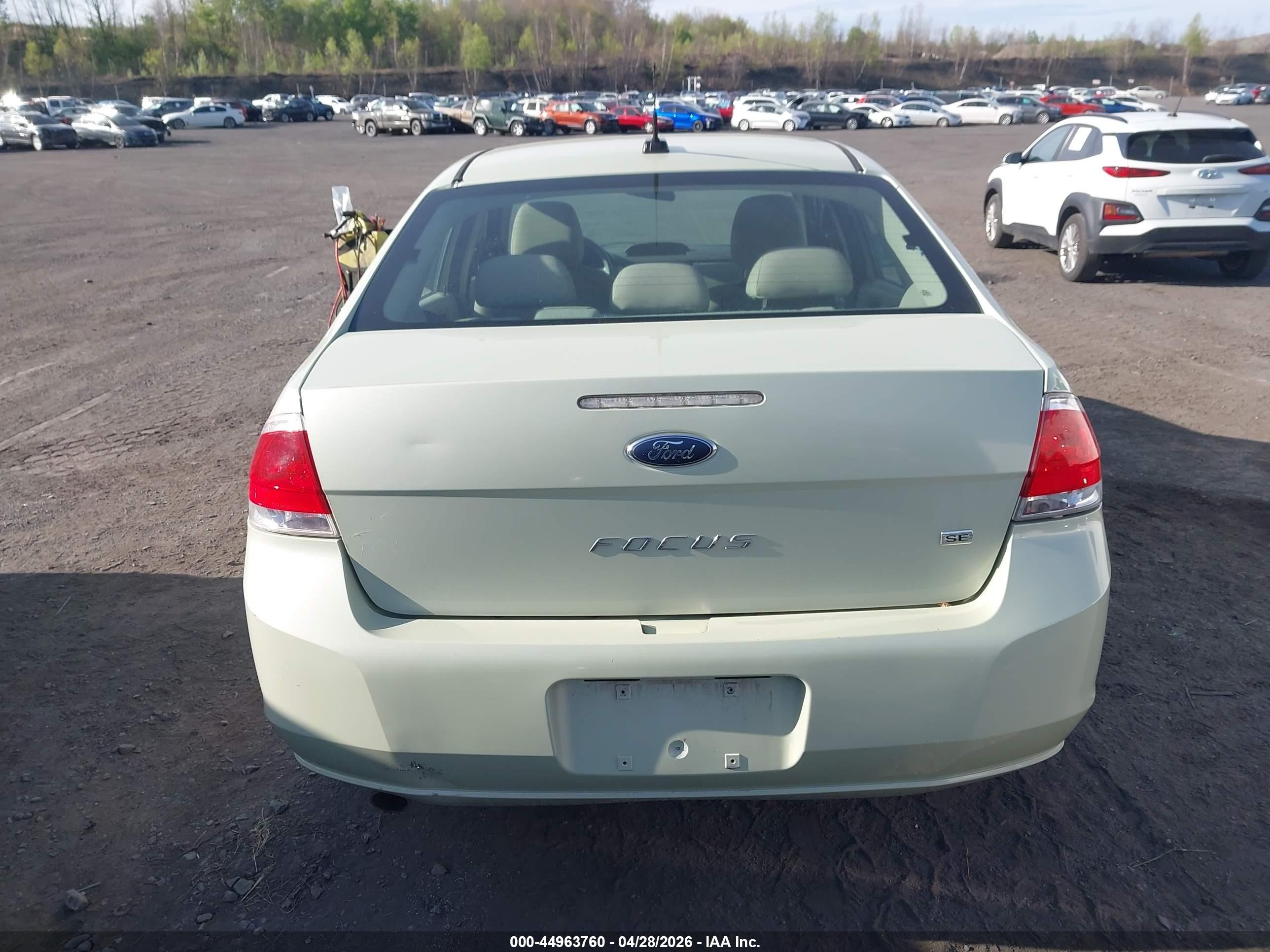 2010 Ford Focus Se Зеленый vin: 1FAHP3FN8AW135329