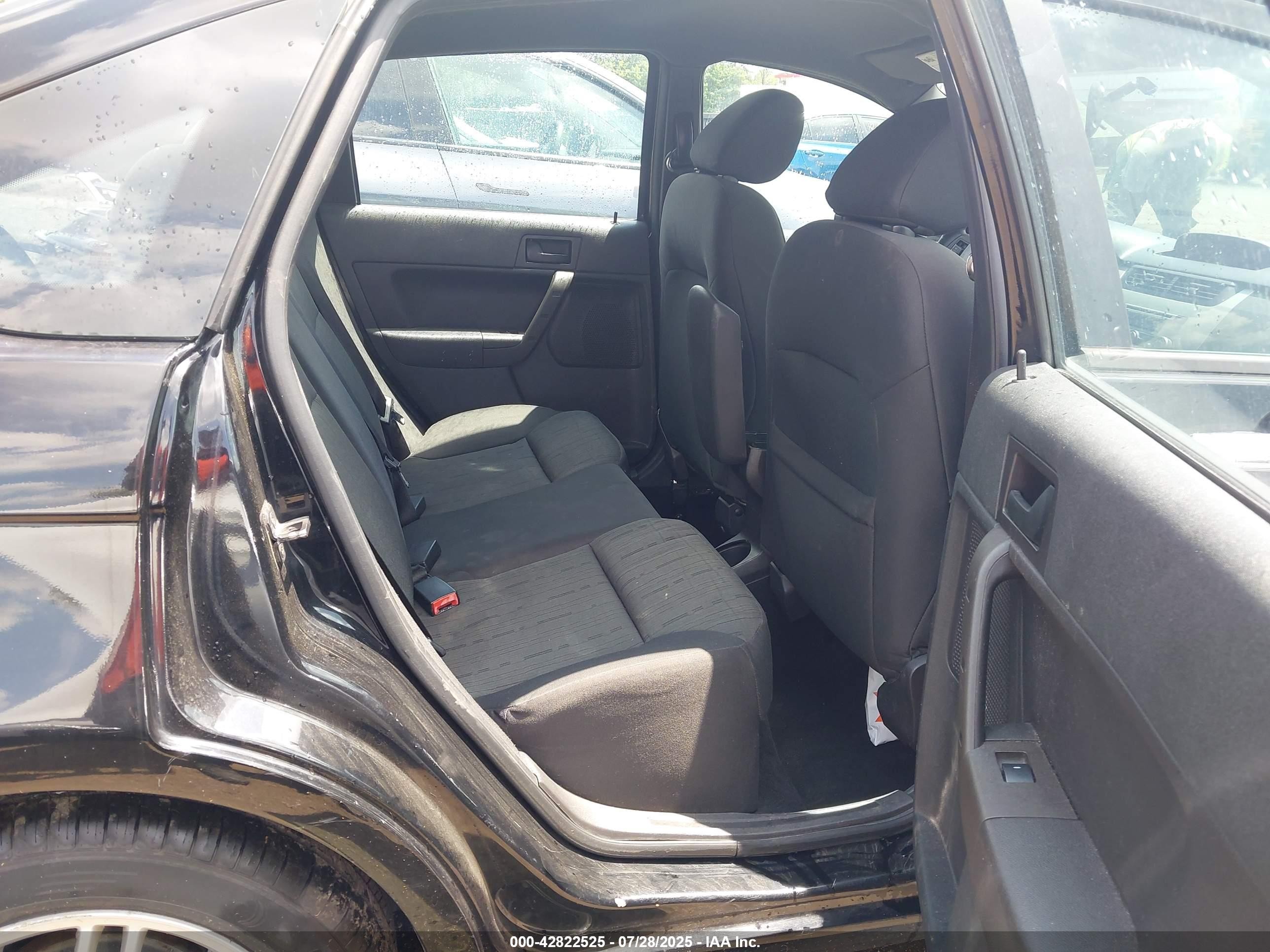 2010 Ford Focus Se Black vin: 1FAHP3FN8AW142894
