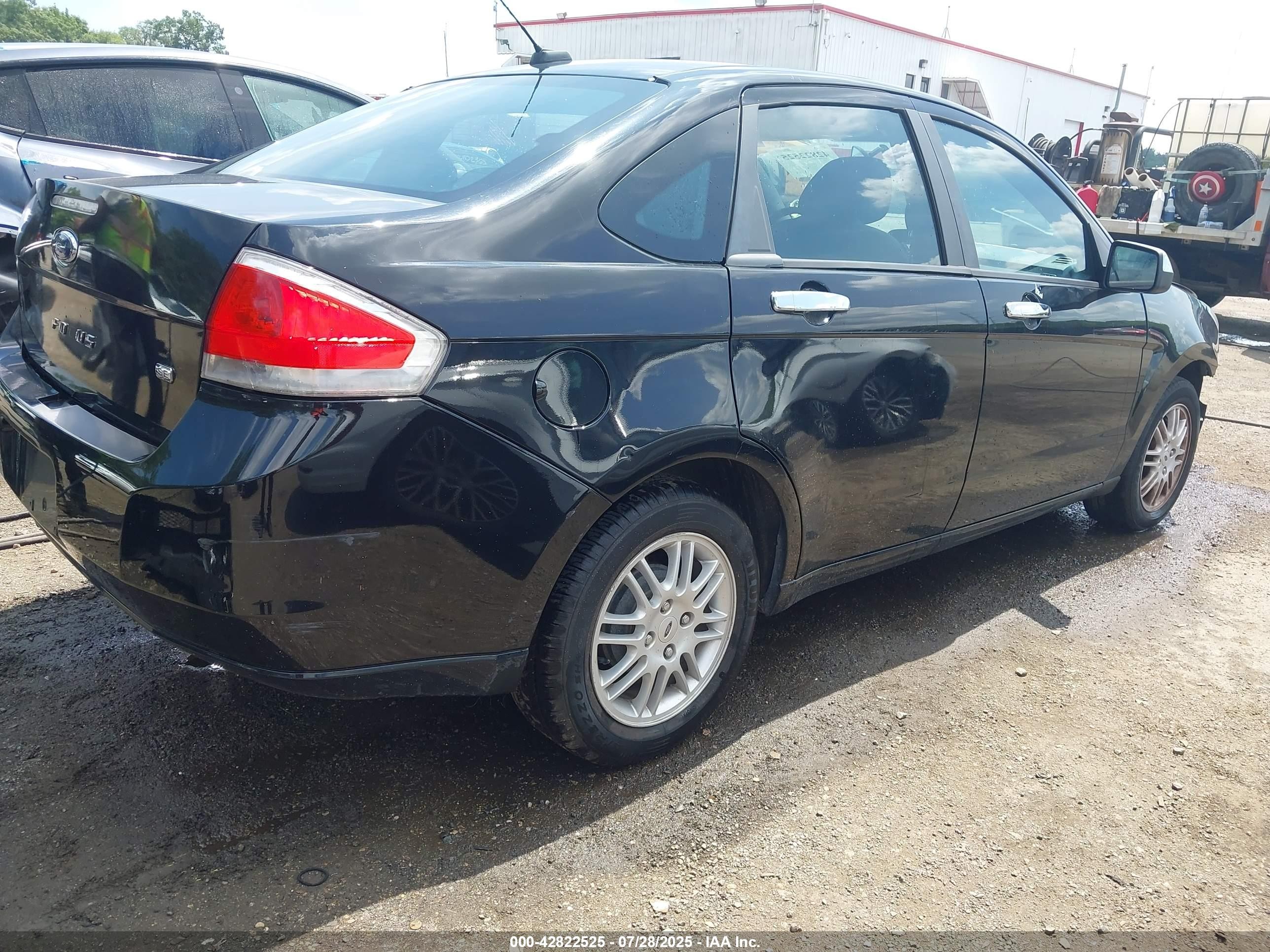2010 Ford Focus Se Black vin: 1FAHP3FN8AW142894