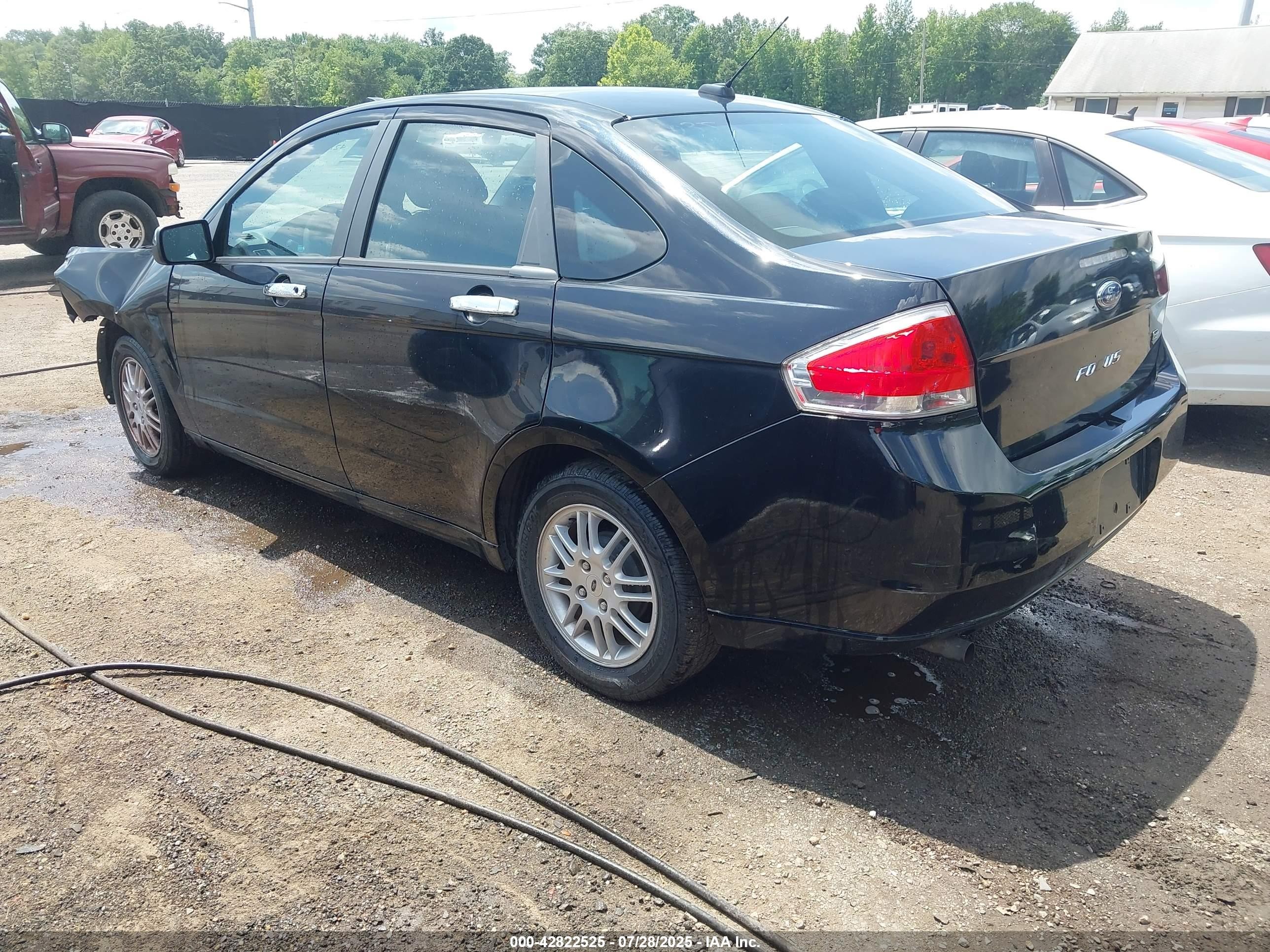 2010 Ford Focus Se Black vin: 1FAHP3FN8AW142894