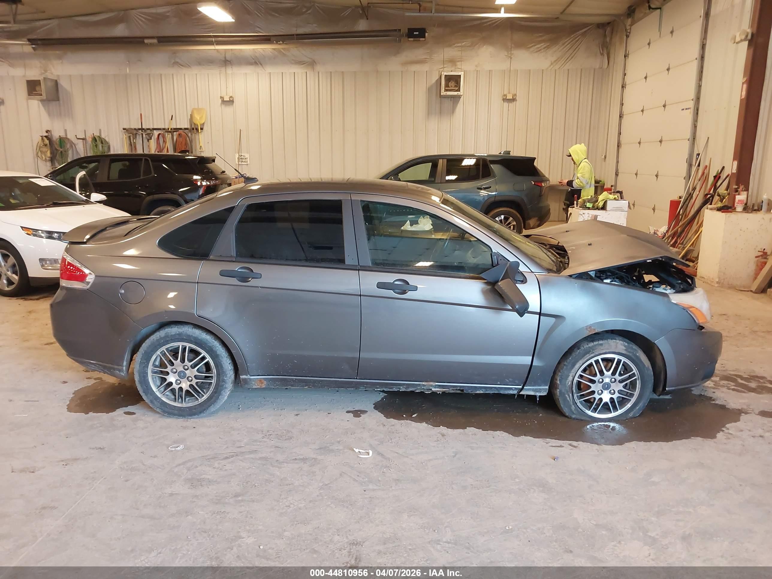 2010 Ford Focus Se Серый vin: 1FAHP3FN8AW160795