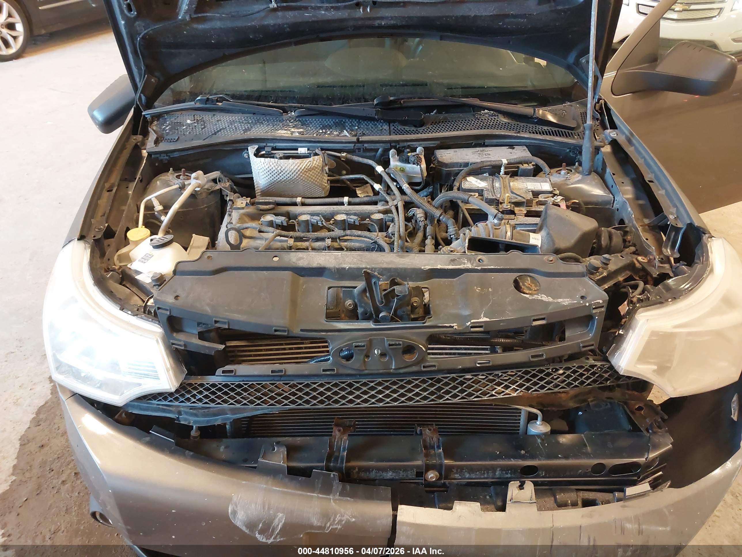2010 Ford Focus Se Серый vin: 1FAHP3FN8AW160795