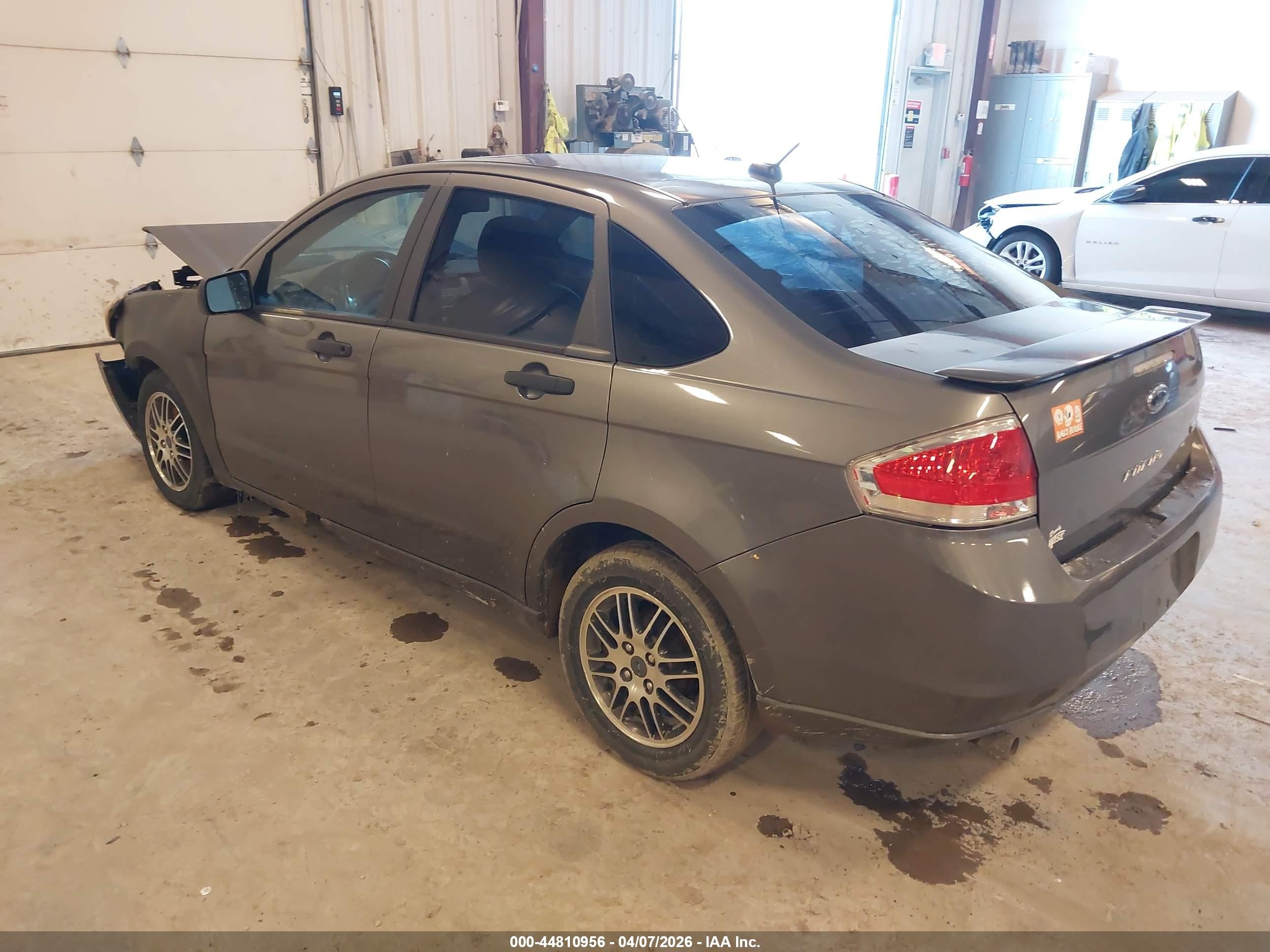 2010 Ford Focus Se Серый vin: 1FAHP3FN8AW160795