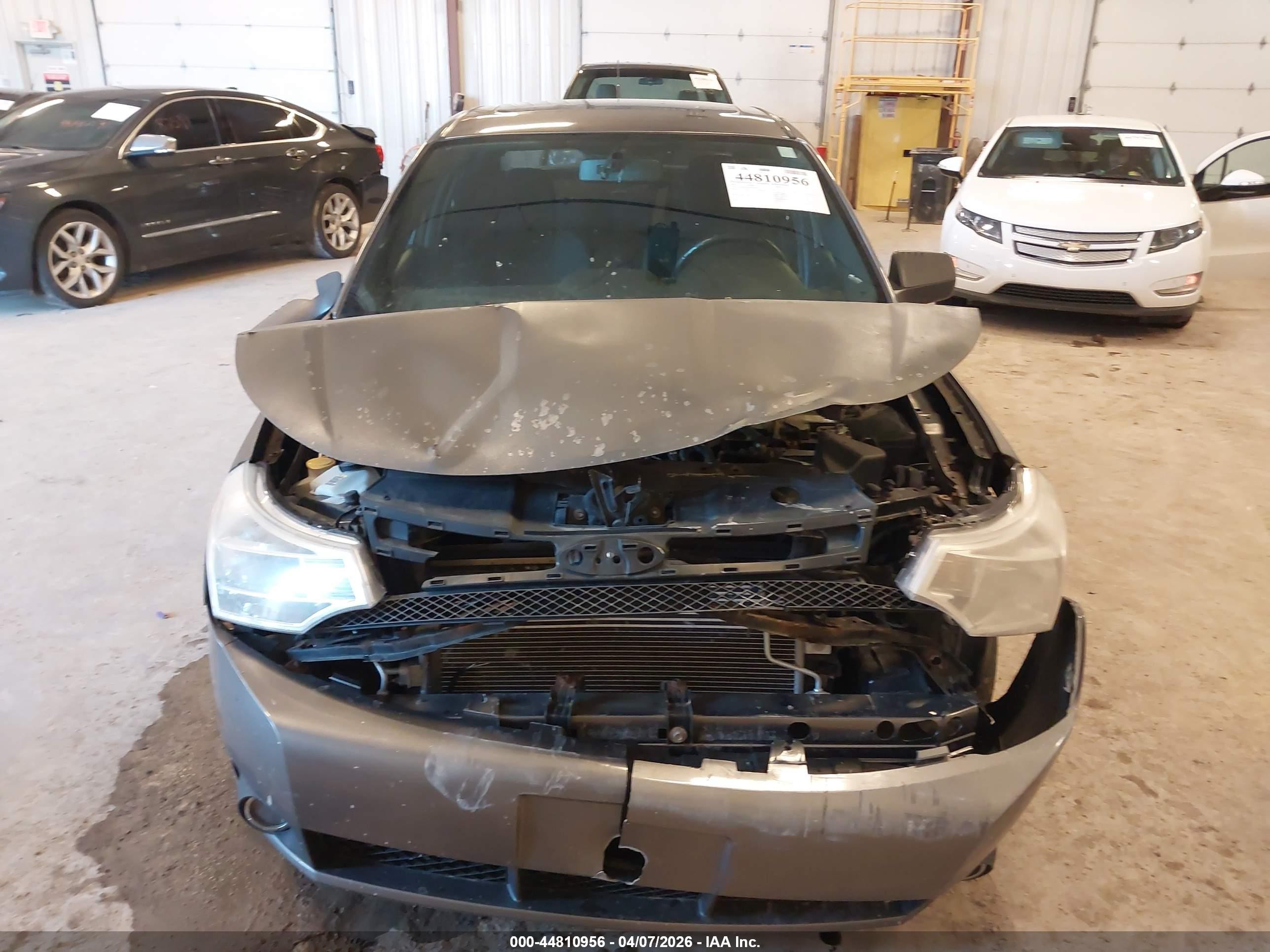 2010 Ford Focus Se Серый vin: 1FAHP3FN8AW160795
