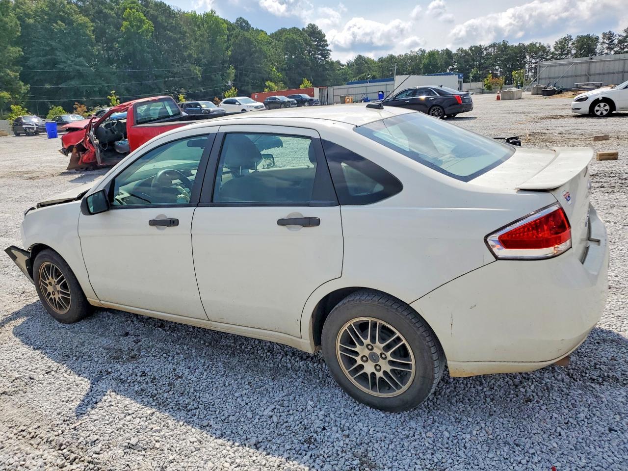 2010 Ford Focus Se White vin: 1FAHP3FN8AW169237