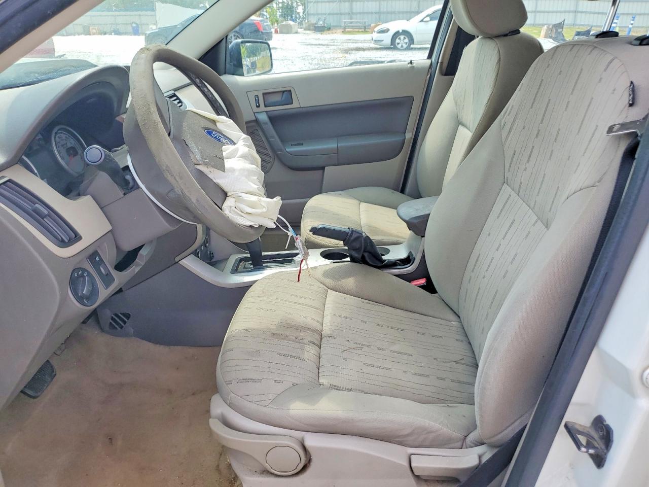 2010 Ford Focus Se White vin: 1FAHP3FN8AW169237