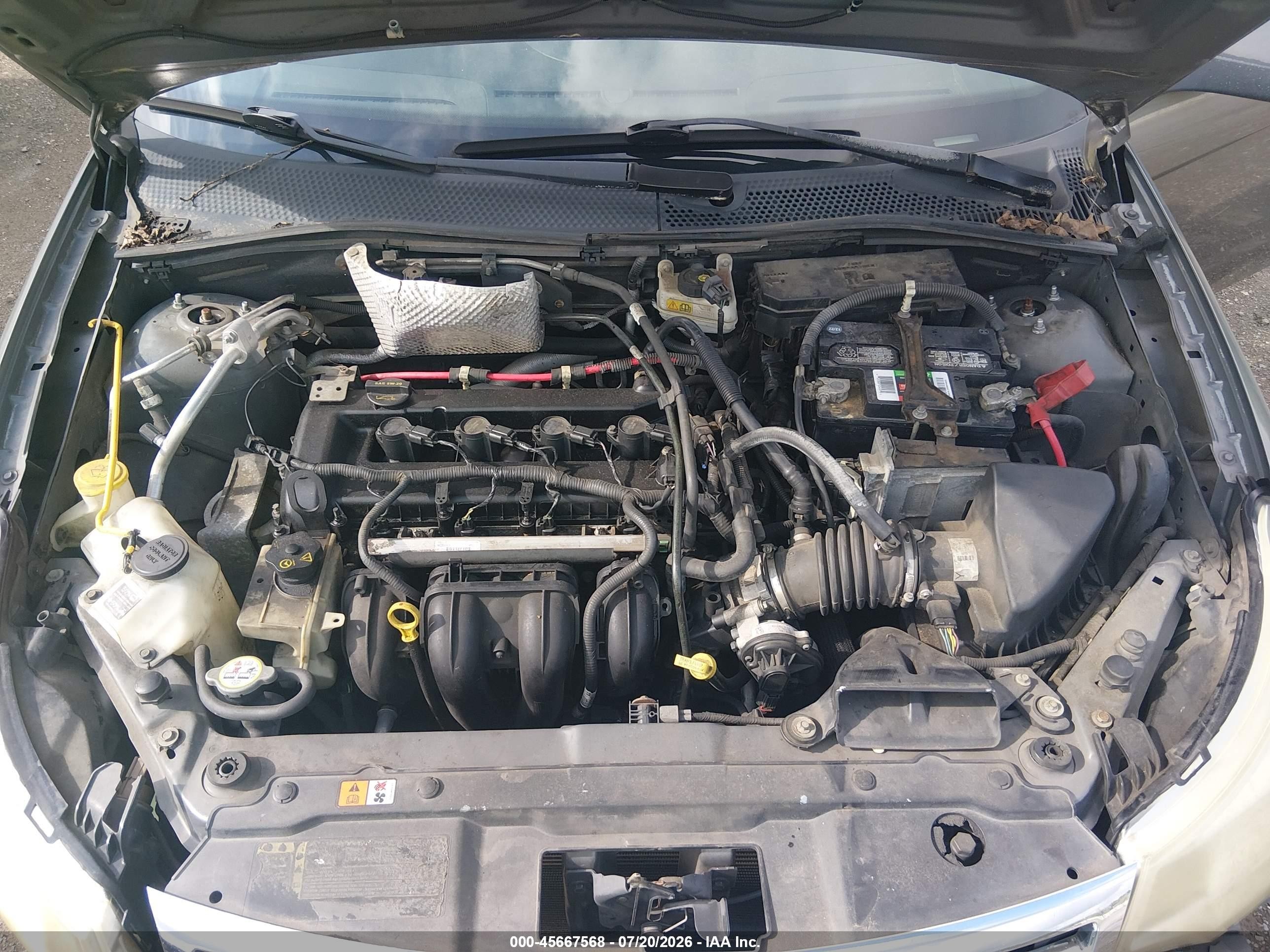 2010 Ford Focus Se Серебряный vin: 1FAHP3FN8AW182683