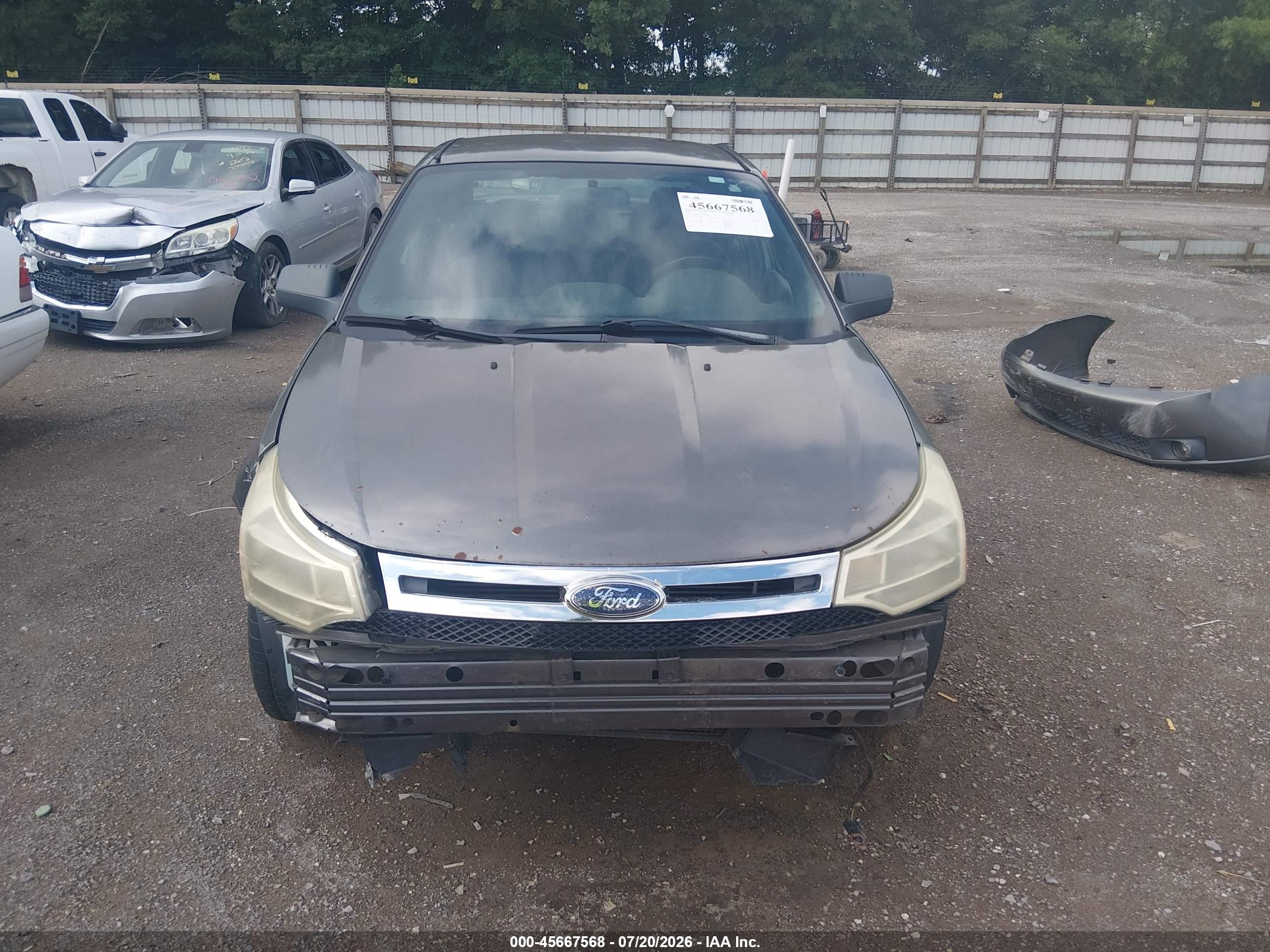 2010 Ford Focus Se Серебряный vin: 1FAHP3FN8AW182683