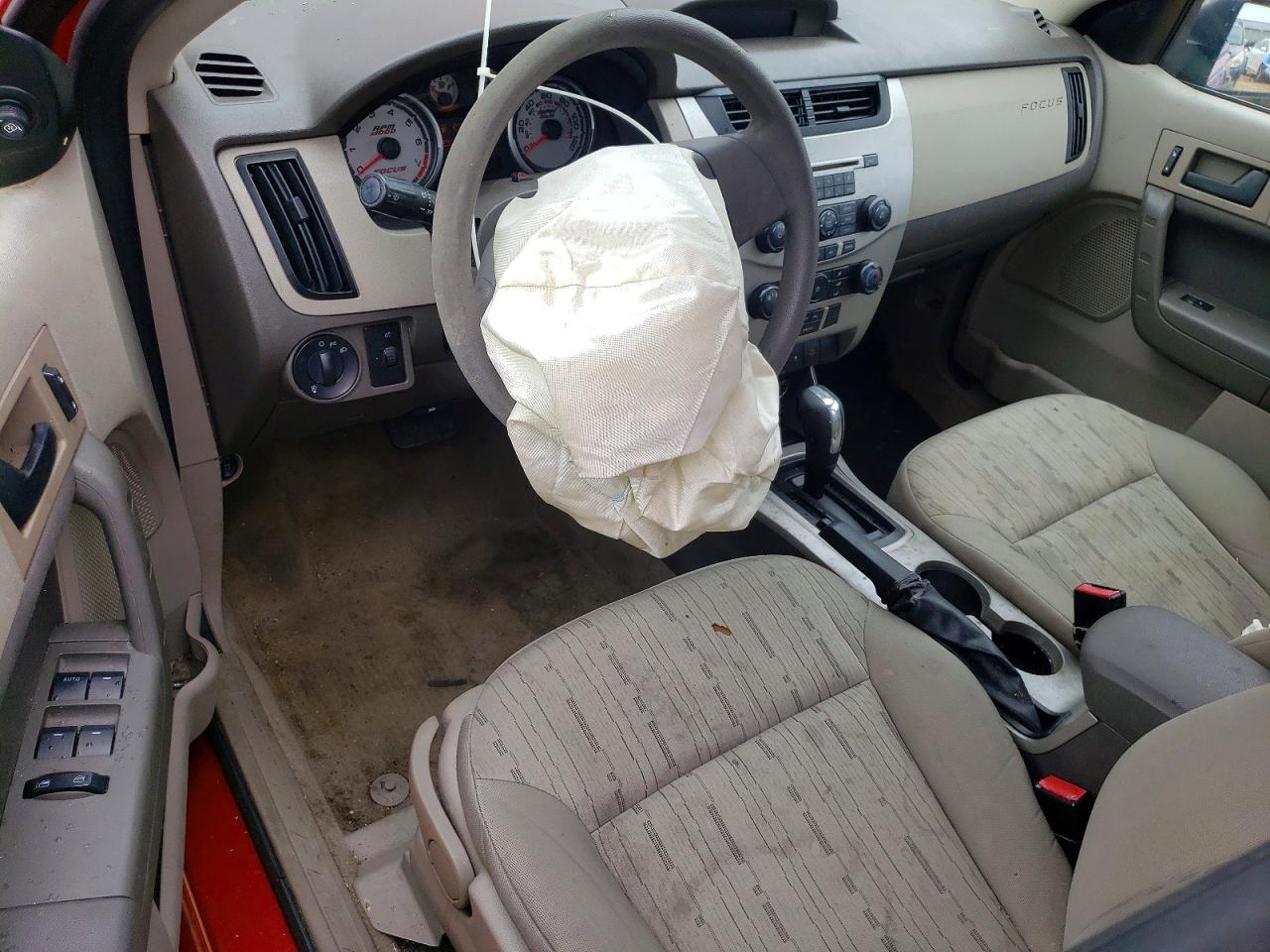 2010 Ford Focus Se Красный vin: 1FAHP3FN8AW188466