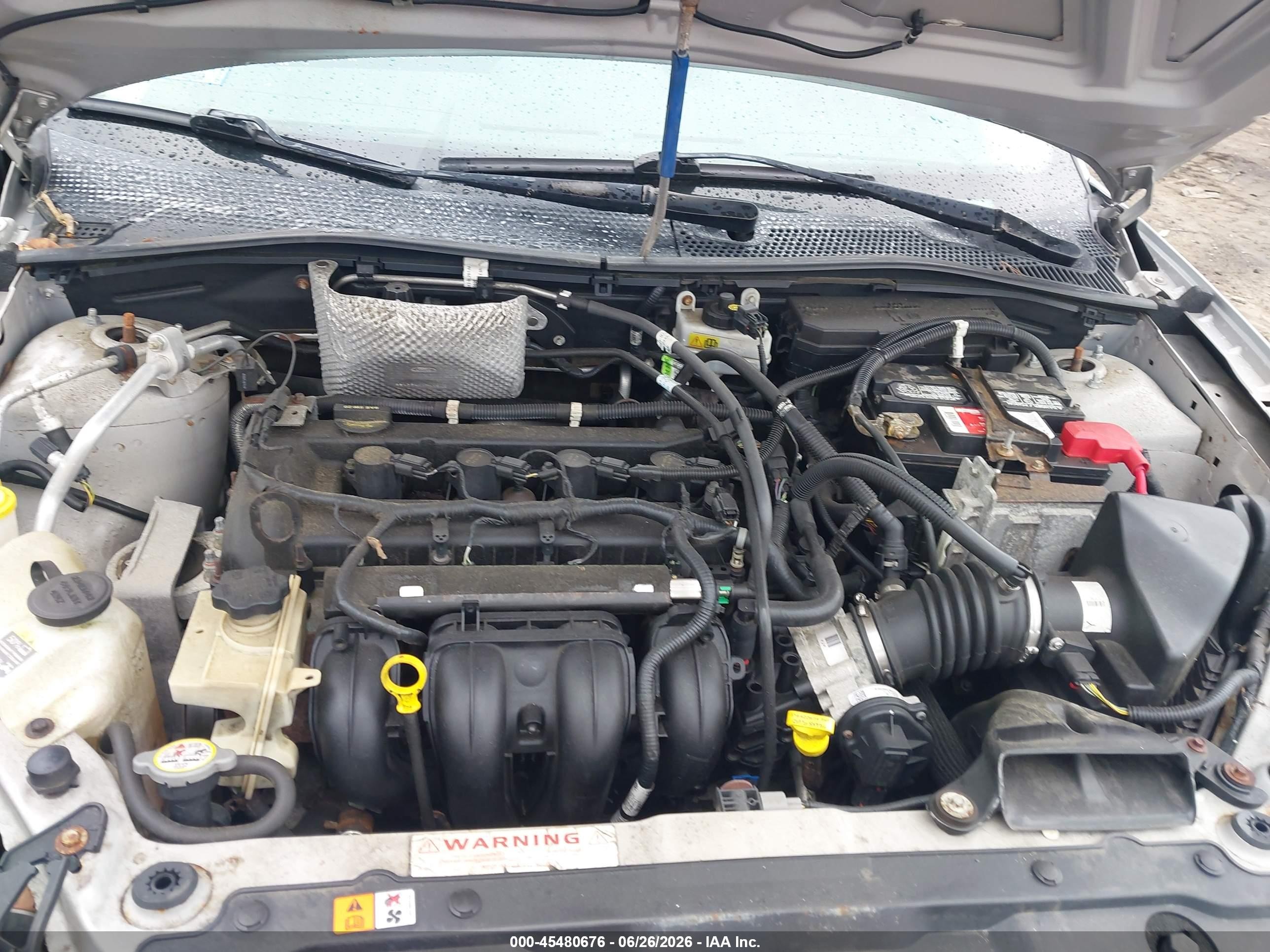 2010 Ford Focus Se Silver vin: 1FAHP3FN8AW204150