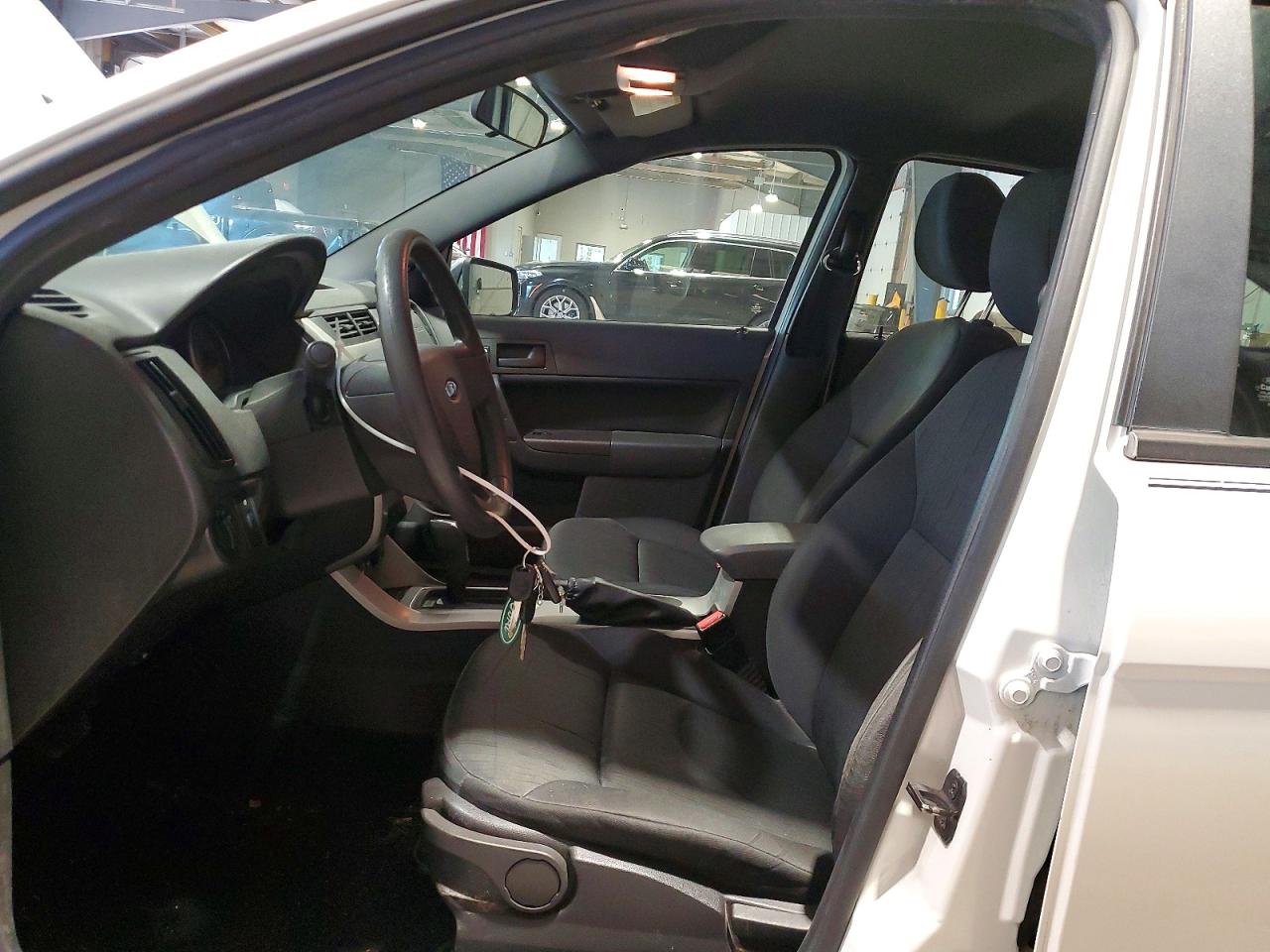 2010 Ford Focus Se Белый vin: 1FAHP3FN8AW206996