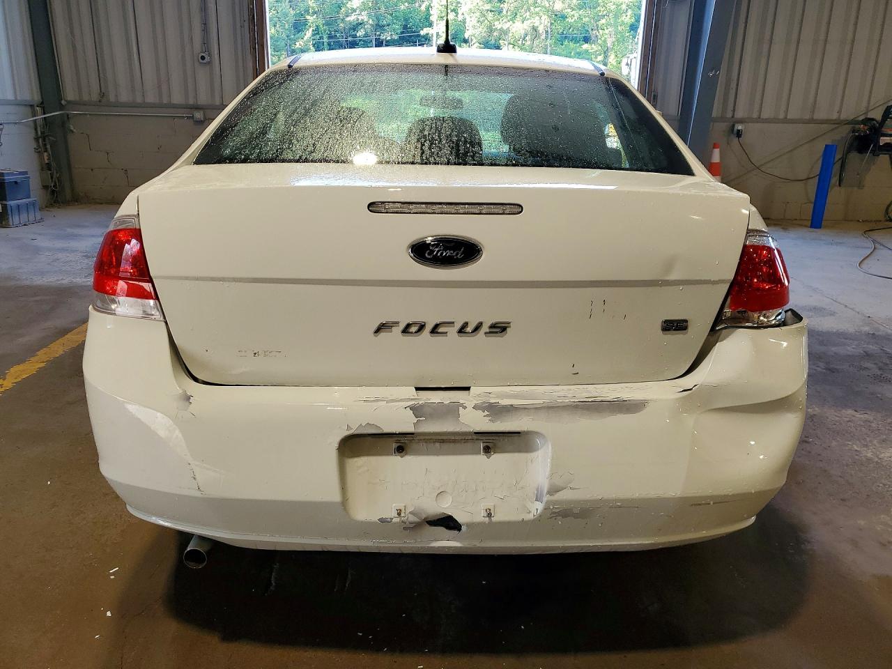 2010 Ford Focus Se Белый vin: 1FAHP3FN8AW206996