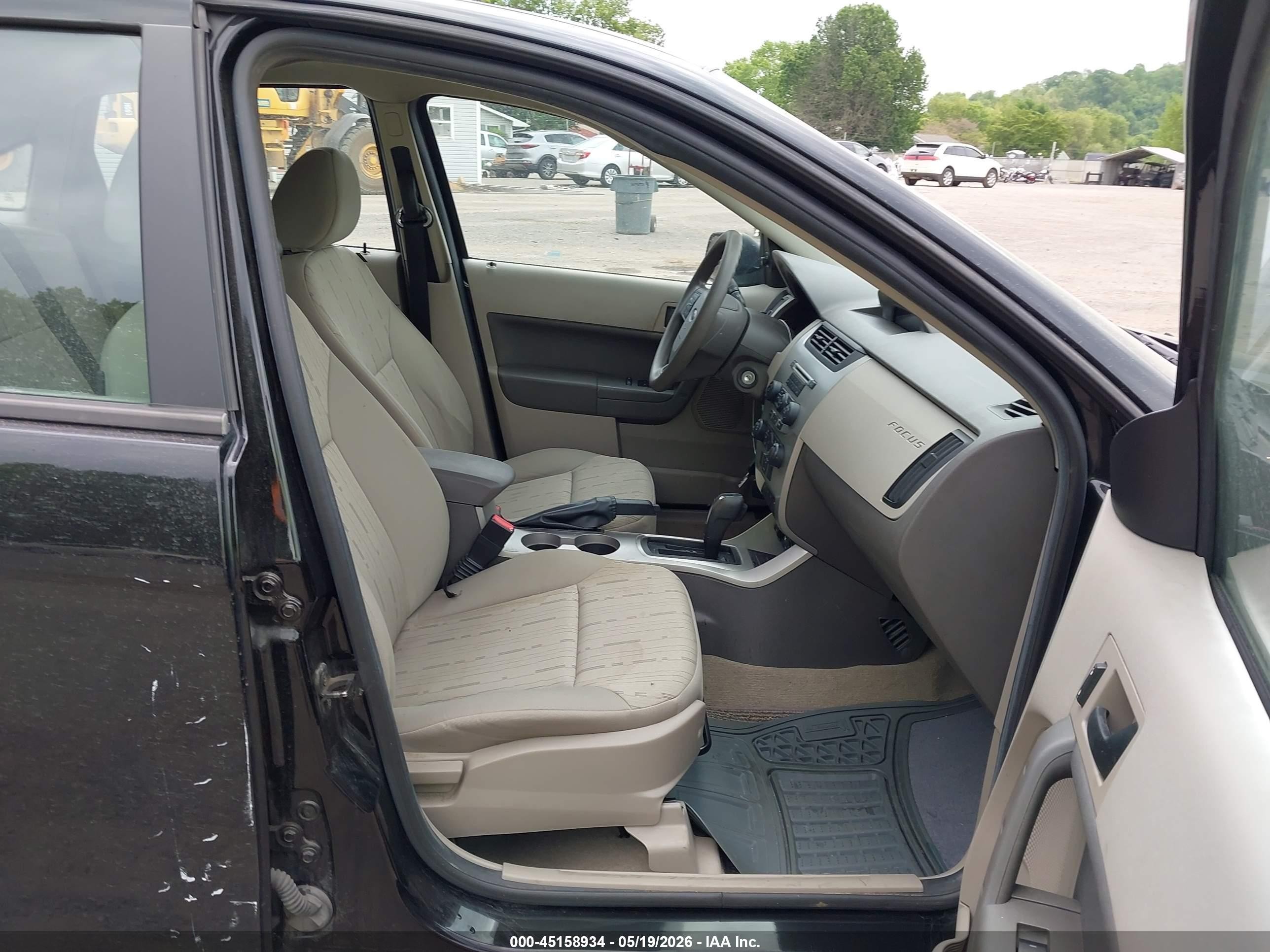 2010 Ford Focus Se Black vin: 1FAHP3FN8AW234667