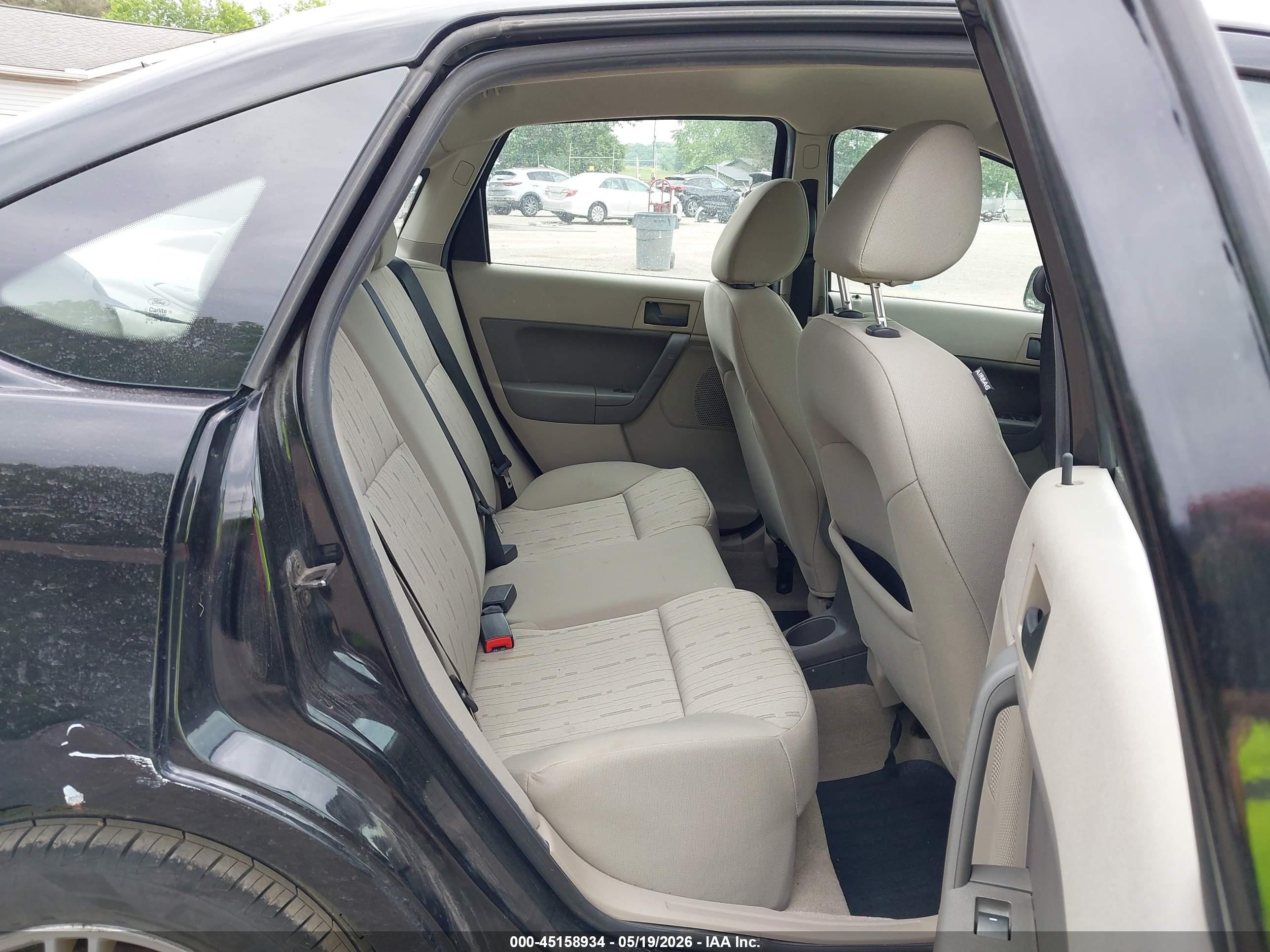 2010 Ford Focus Se Black vin: 1FAHP3FN8AW234667