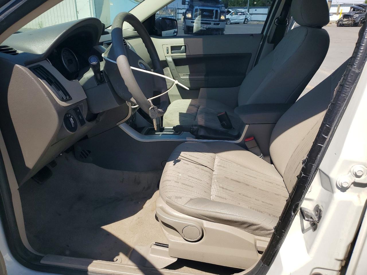 2010 Ford Focus Se White vin: 1FAHP3FN8AW270584