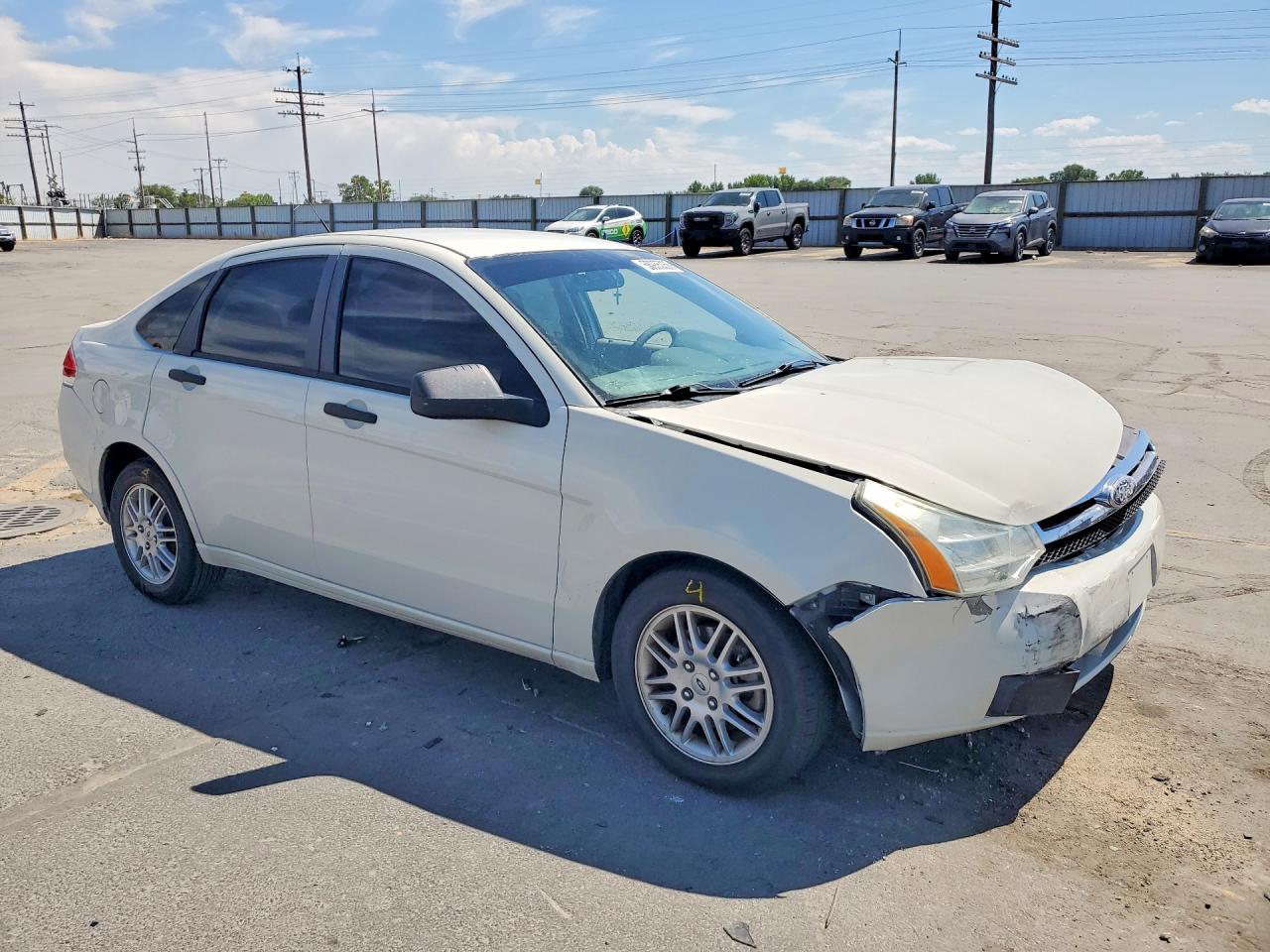 2010 Ford Focus Se White vin: 1FAHP3FN8AW270584