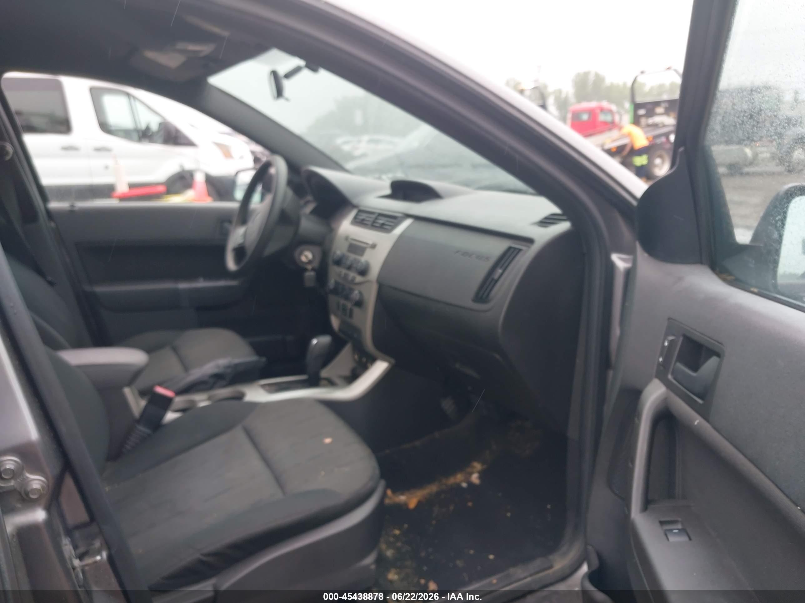 2010 Ford Focus Se Серый vin: 1FAHP3FN8AW277776